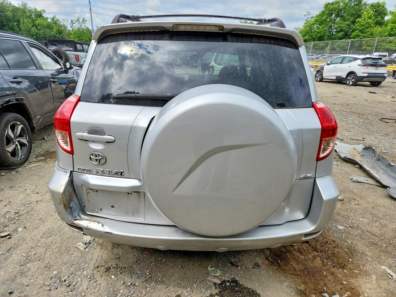 2007 Toyota Rav4 Limited Silver vin: JTMBD31V975073292