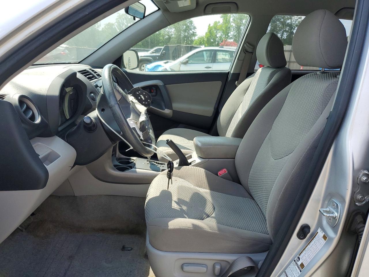 2007 Toyota Rav4 Limited Серебряный vin: JTMBD31V975100099