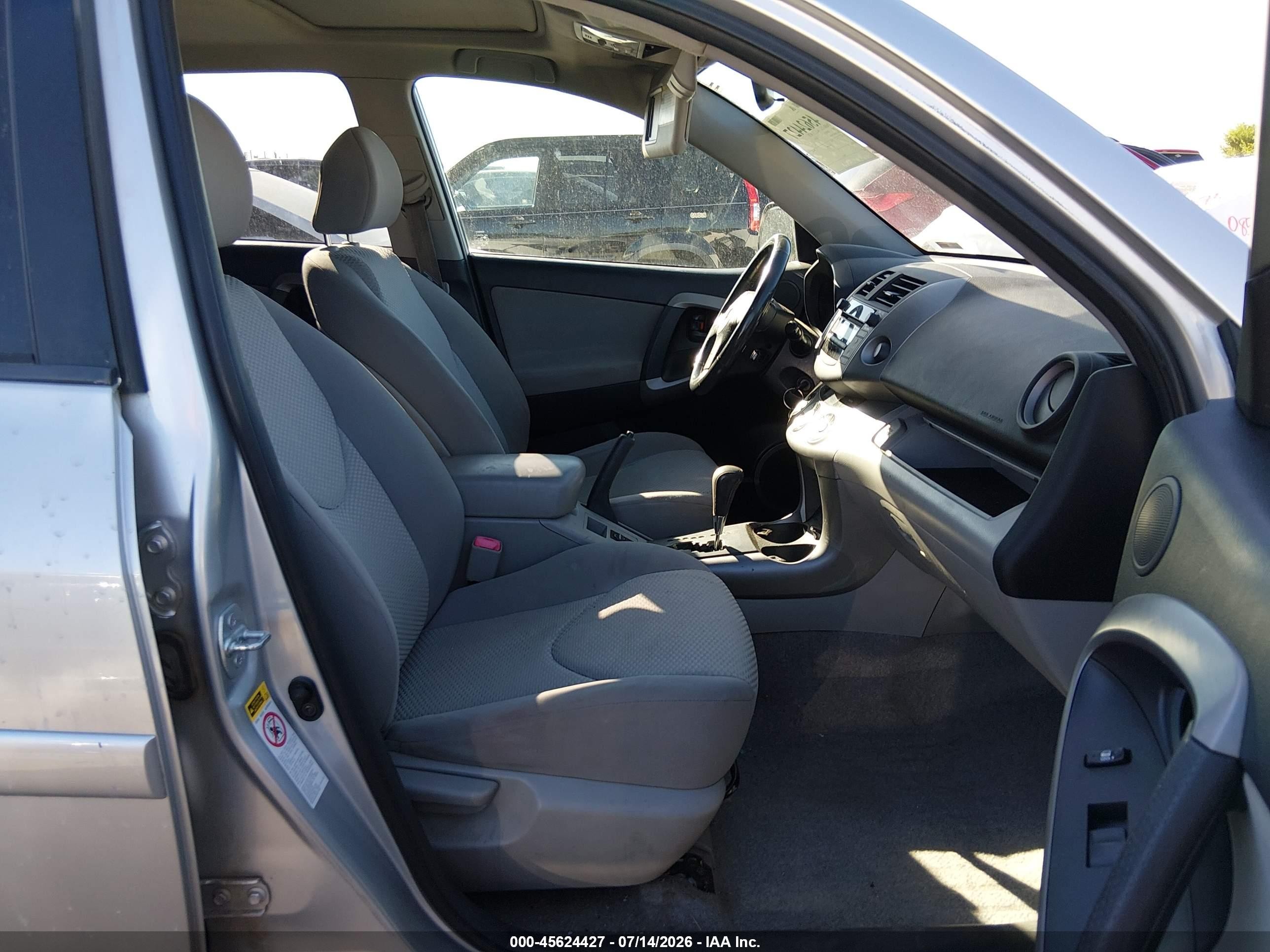 2007 Toyota Rav4 Limited Silver vin: JTMBD31V976053652