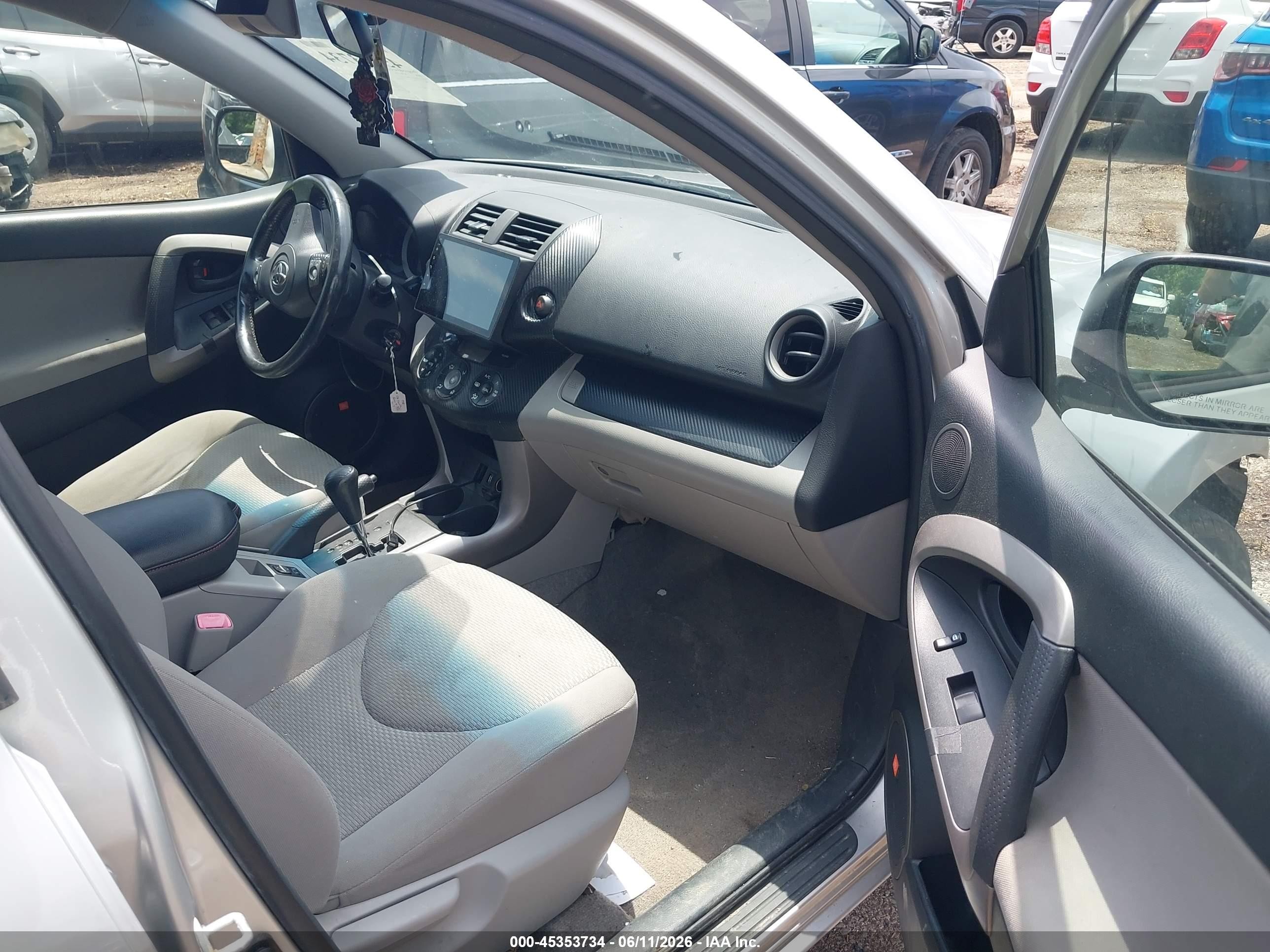2008 Toyota Rav4 Limited Silver vin: JTMBD31V985142211