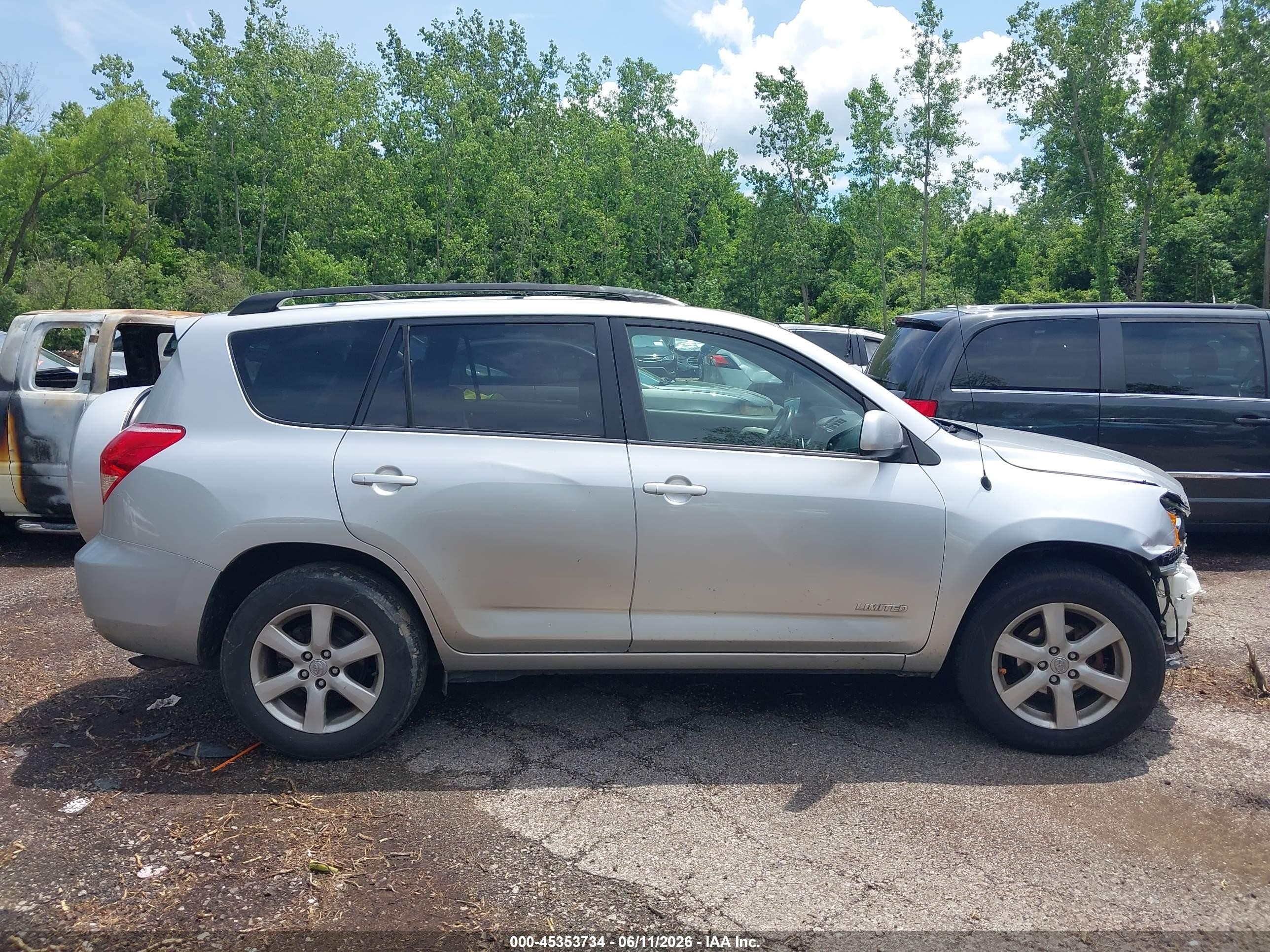 2008 Toyota Rav4 Limited Silver vin: JTMBD31V985142211