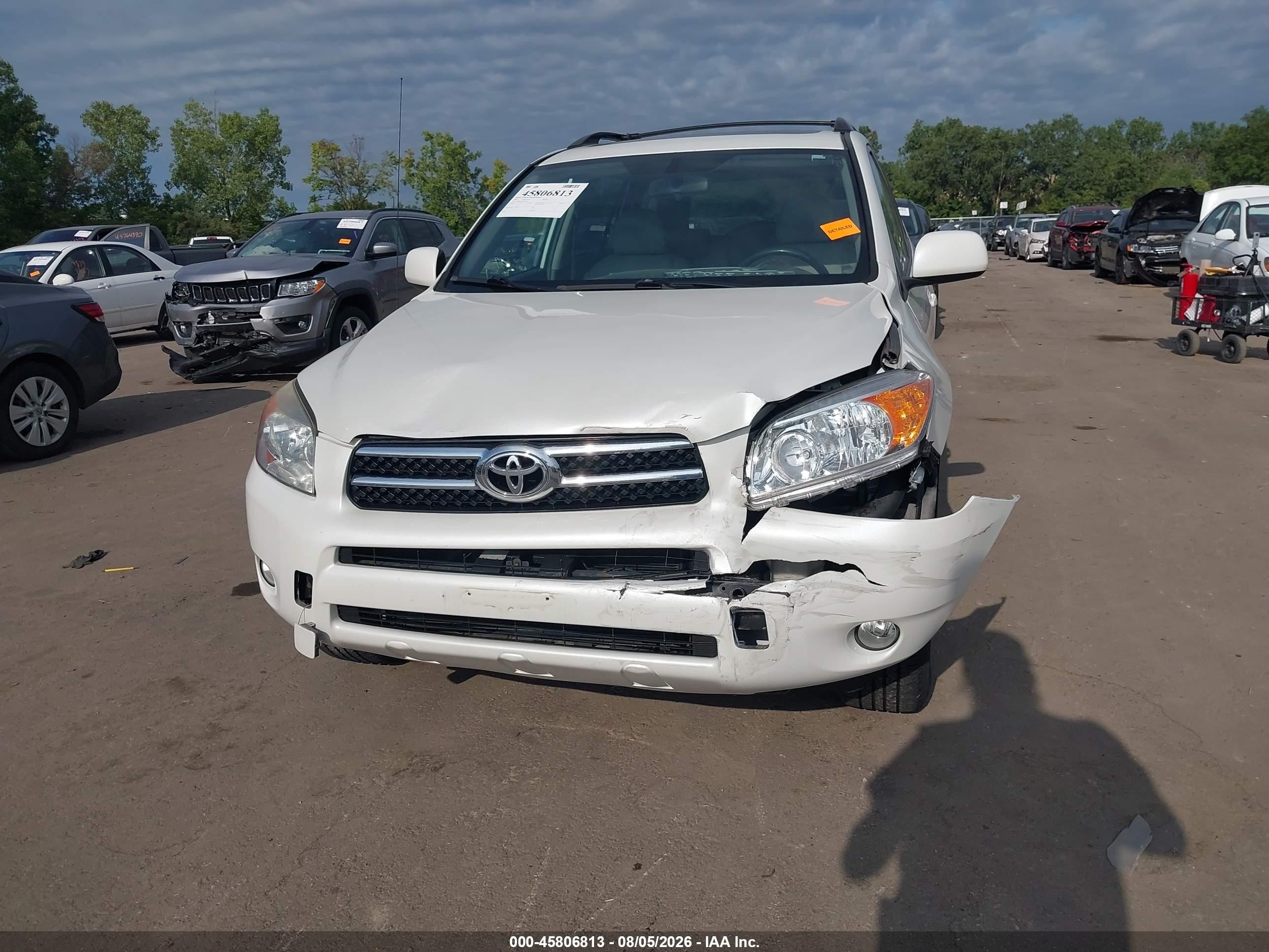 2008 Toyota Rav4 Limited White vin: JTMBD31V985212452