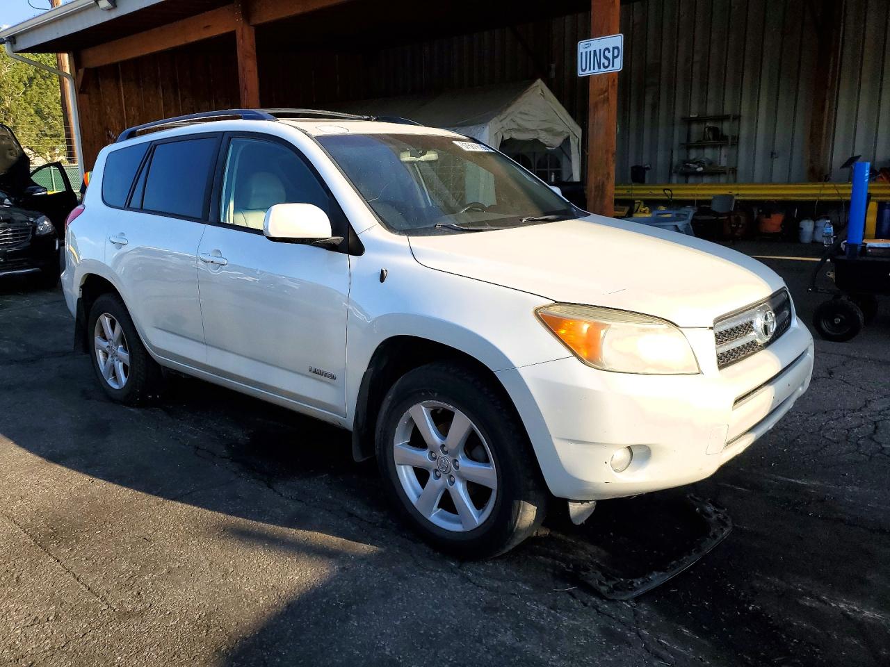 2007 Toyota Rav4 Limited White vin: JTMBD31VX75060597