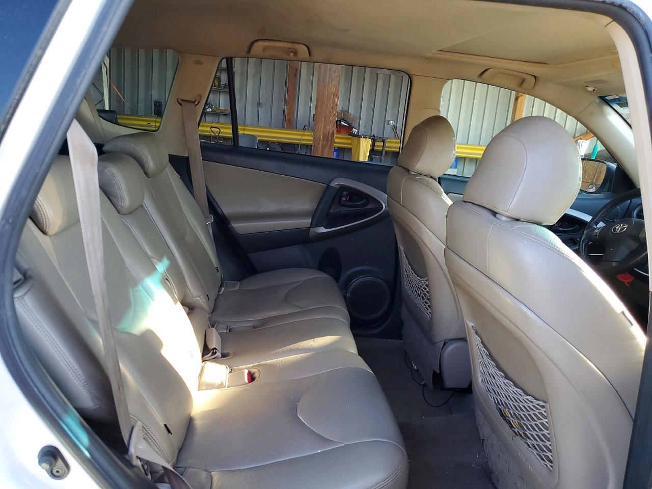 2007 Toyota Rav4 Limited White vin: JTMBD31VX75060597