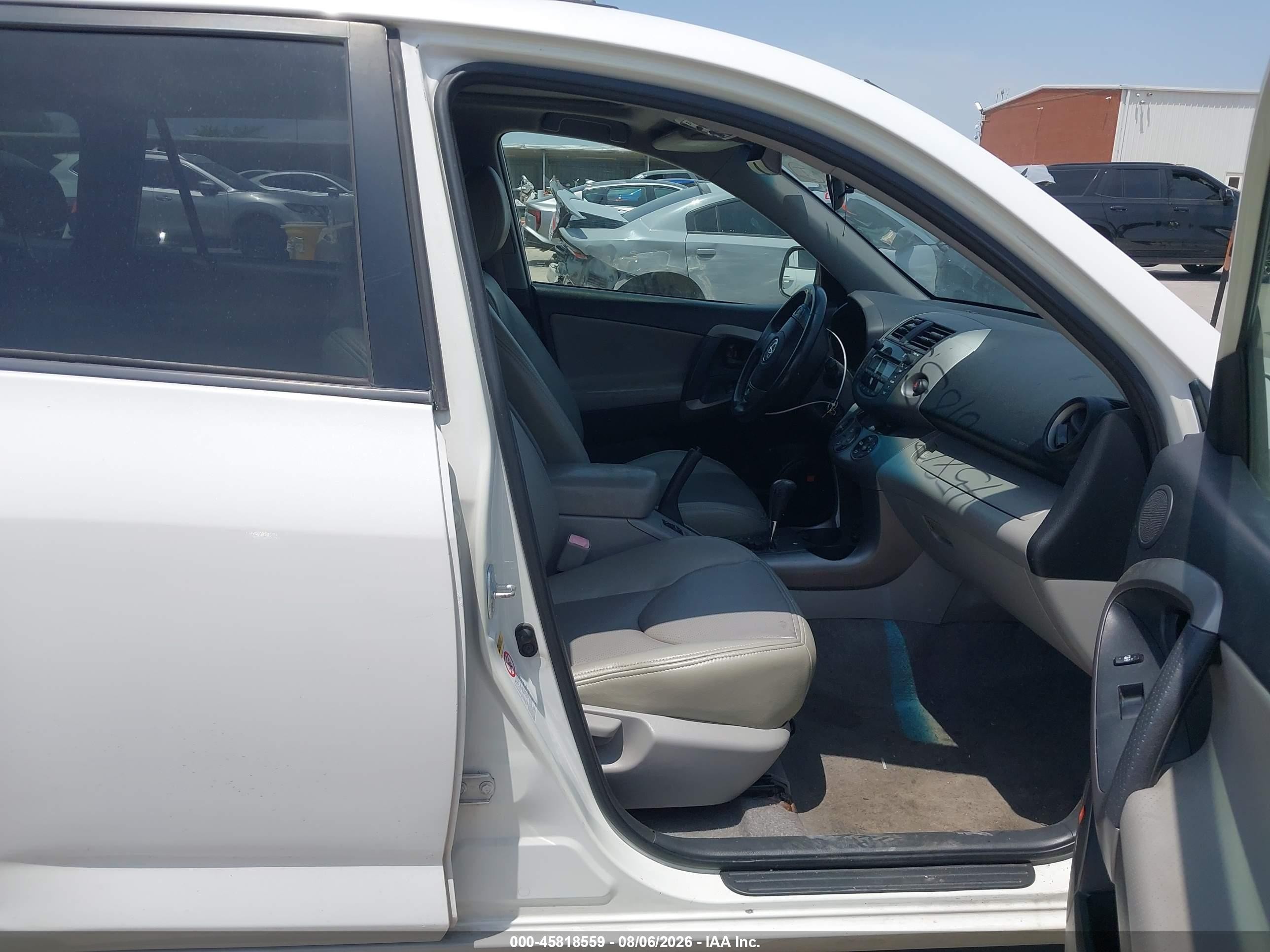 2007 Toyota Rav4 Limited White vin: JTMBD31VX75079151