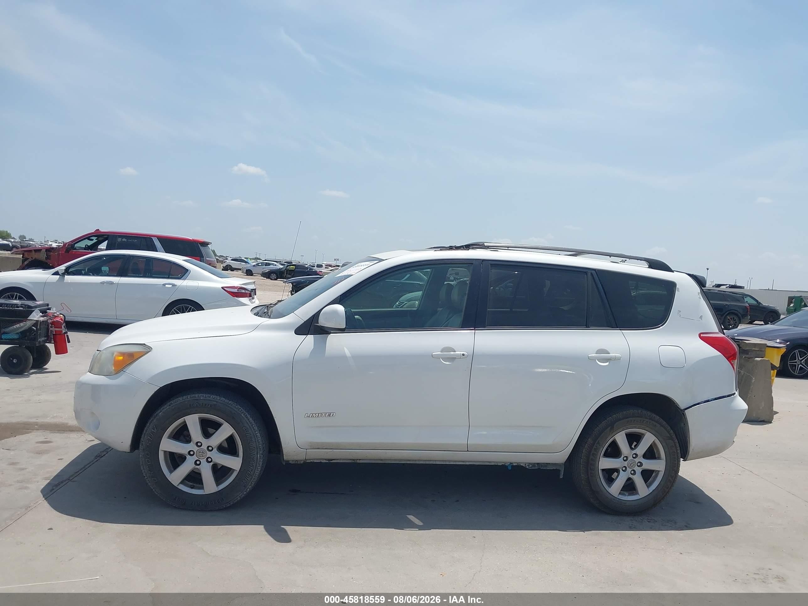 2007 Toyota Rav4 Limited White vin: JTMBD31VX75079151