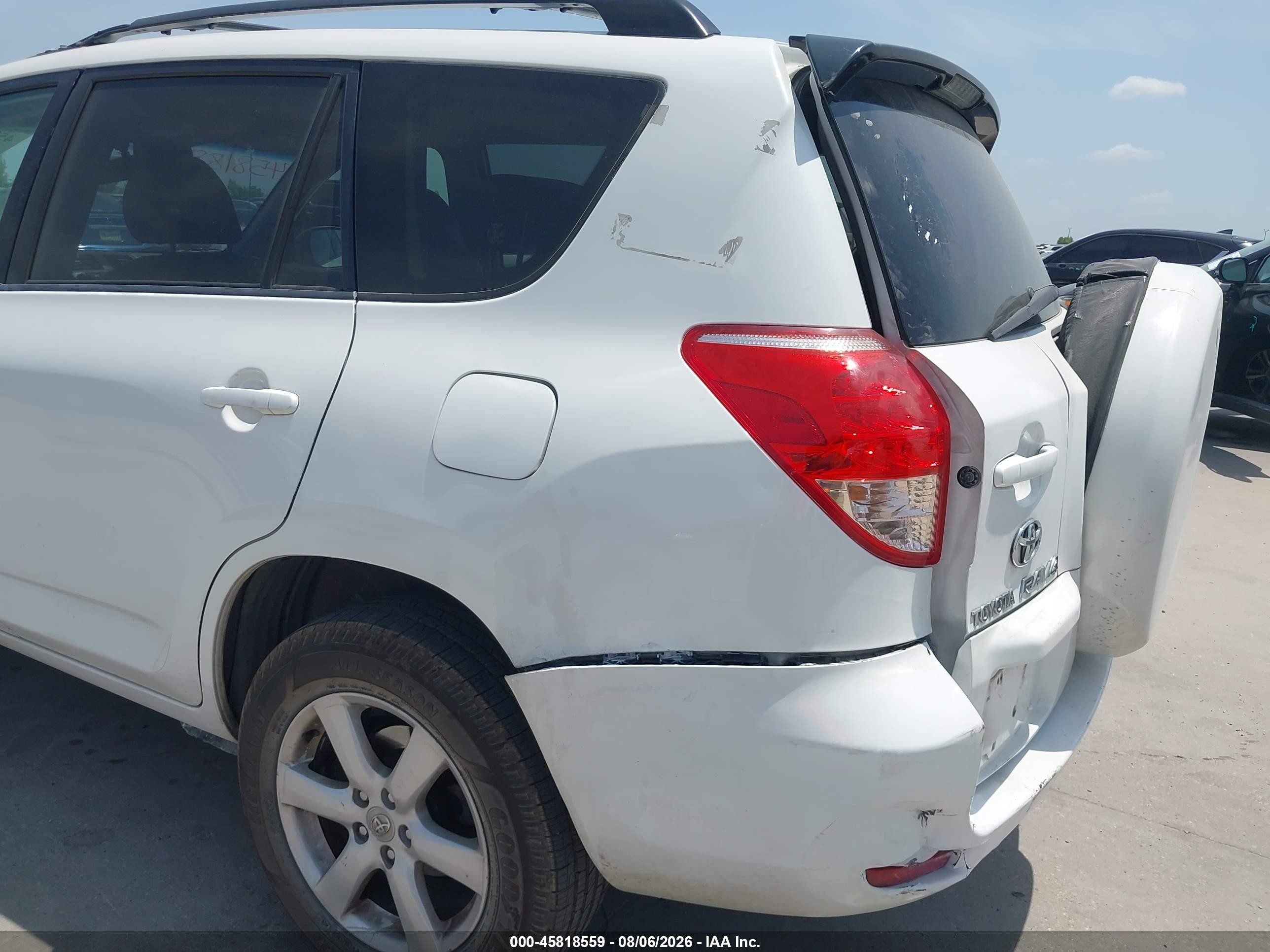 2007 Toyota Rav4 Limited White vin: JTMBD31VX75079151