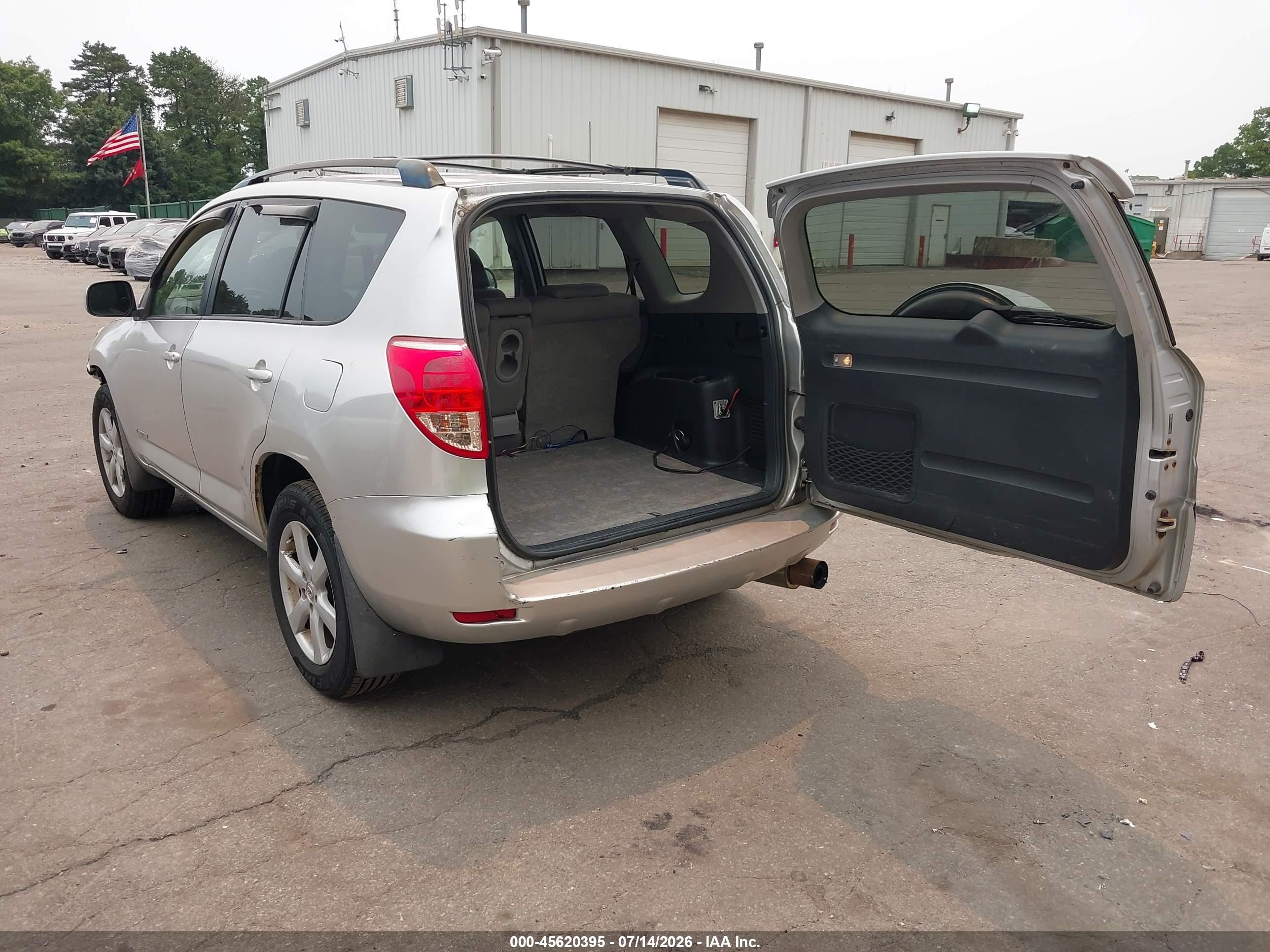 2007 Toyota Rav4 Limited Silver vin: JTMBD31VX76028467