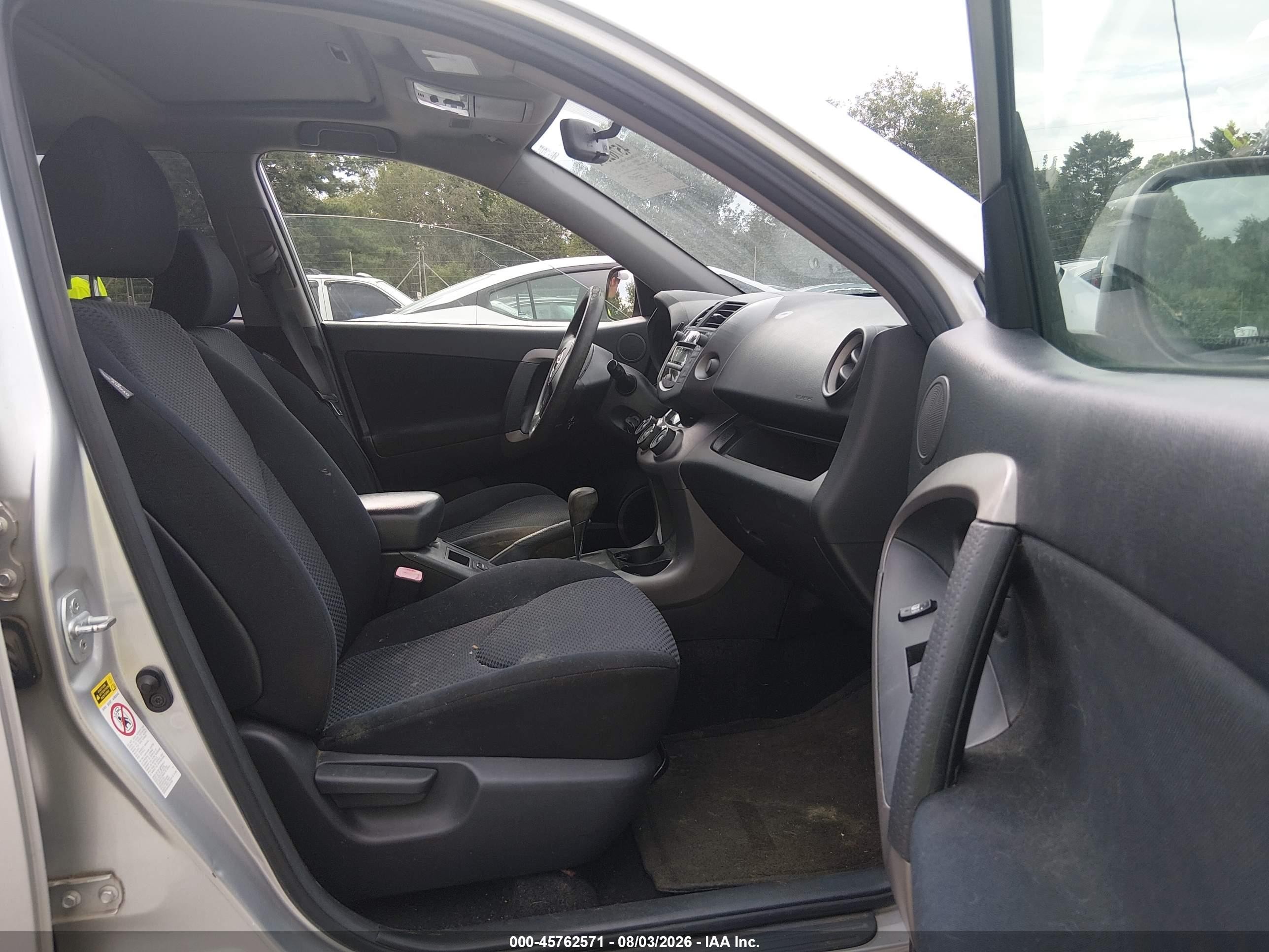 2007 Toyota Rav4 Sport Silver vin: JTMBD32V076048404