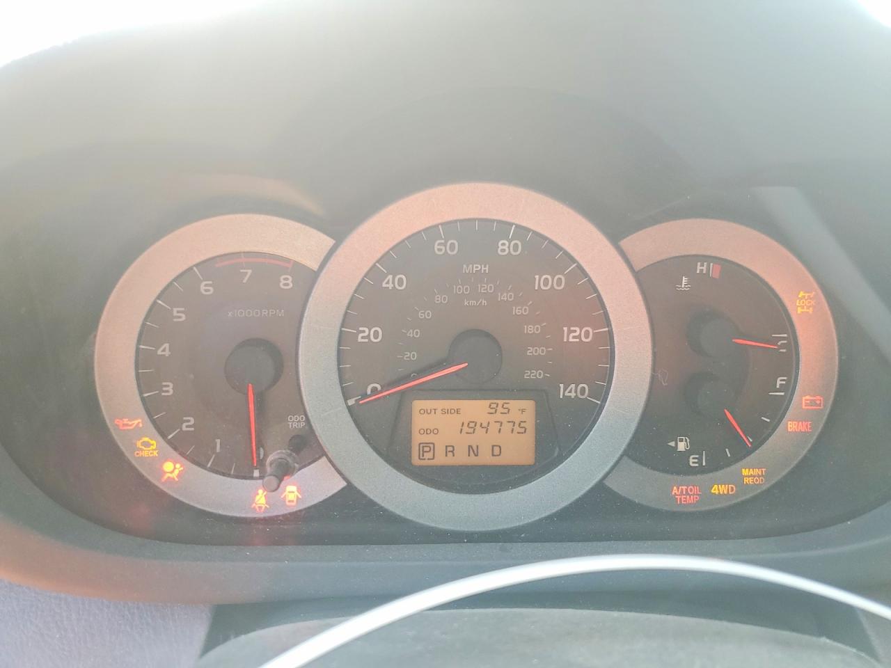 2007 Toyota Rav4 Sport Red vin: JTMBD32V175061927