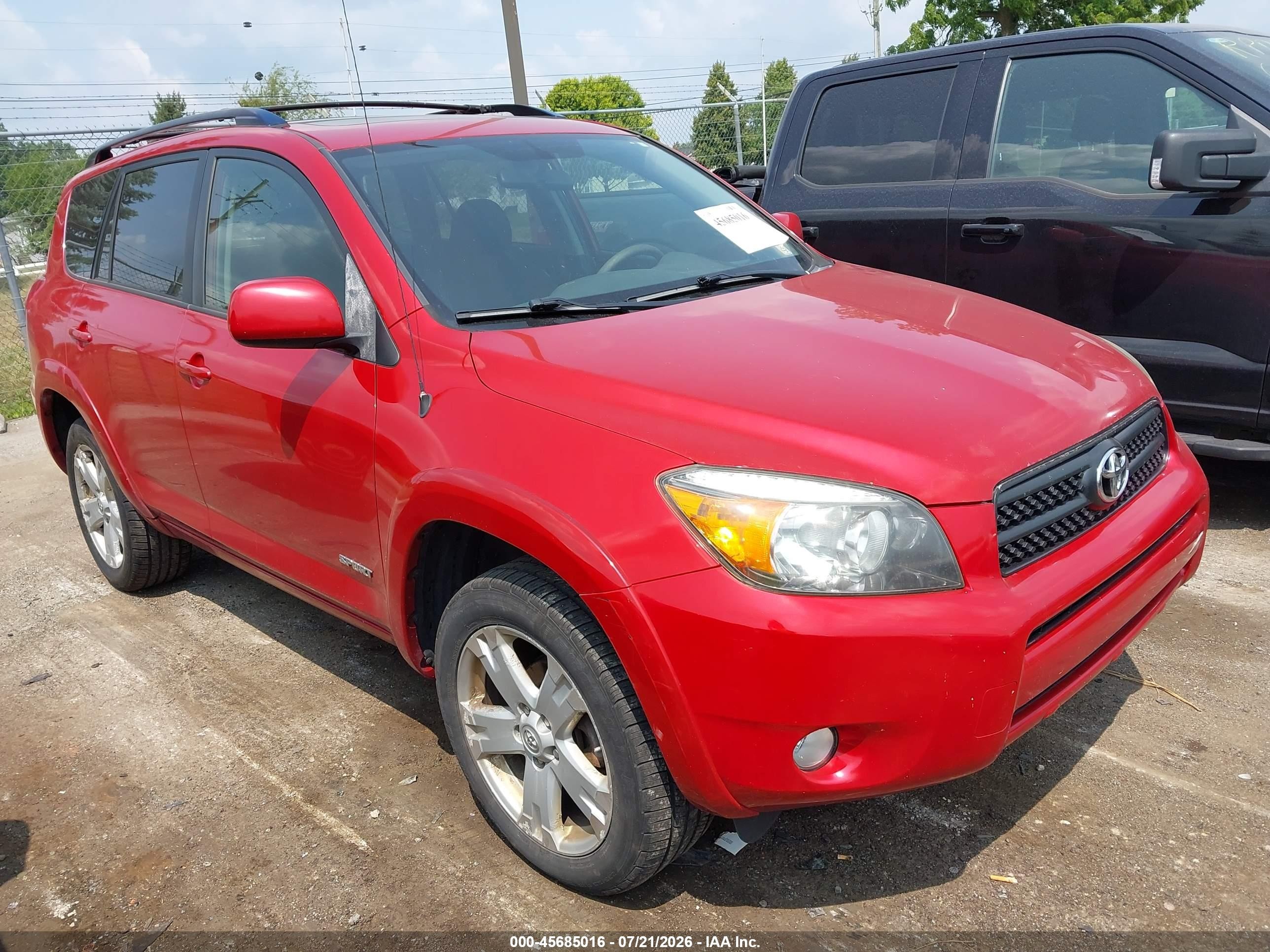 2006 Toyota Rav4 Sport Red vin: JTMBD32V265008636