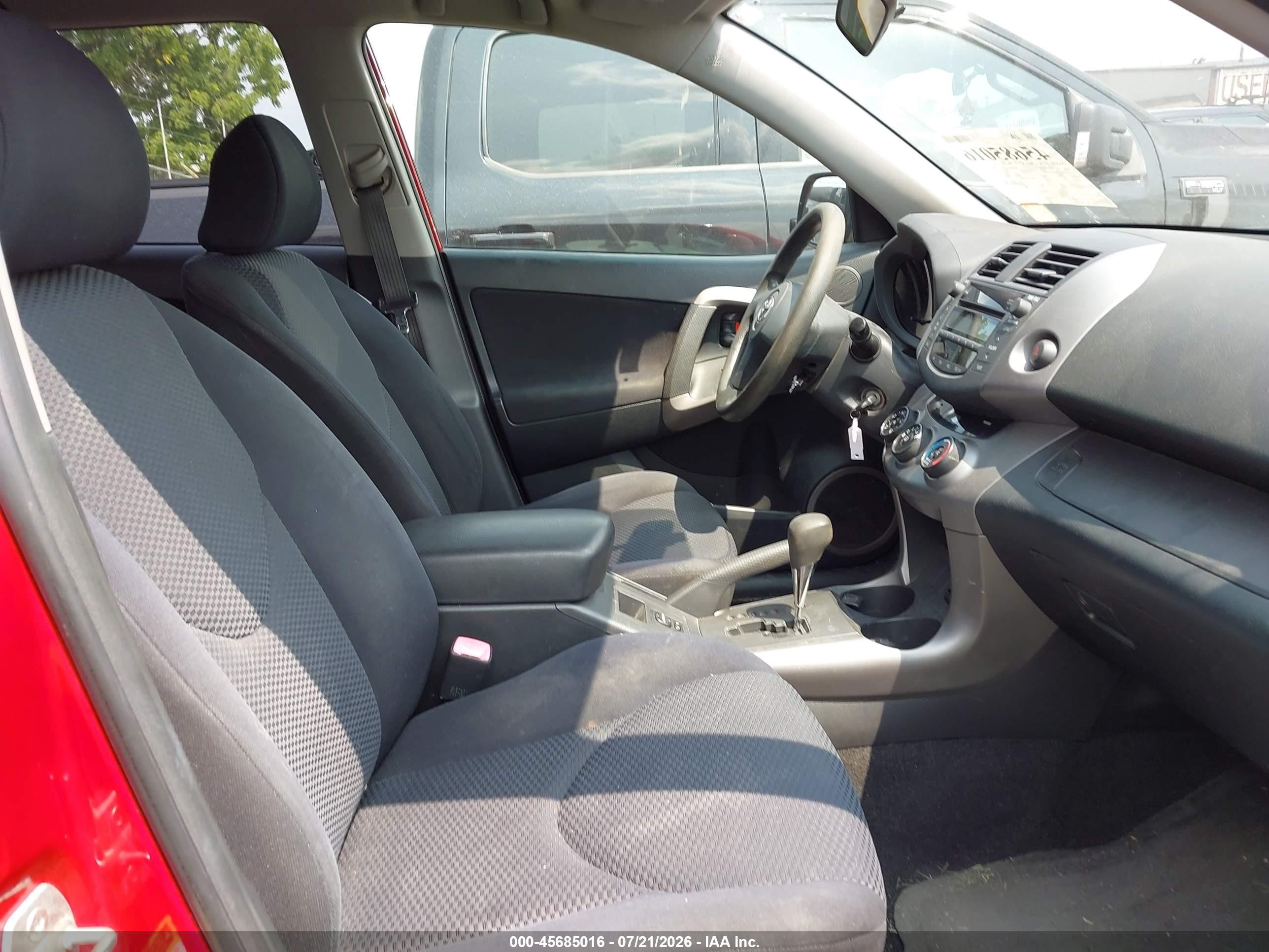 2006 Toyota Rav4 Sport Red vin: JTMBD32V265008636