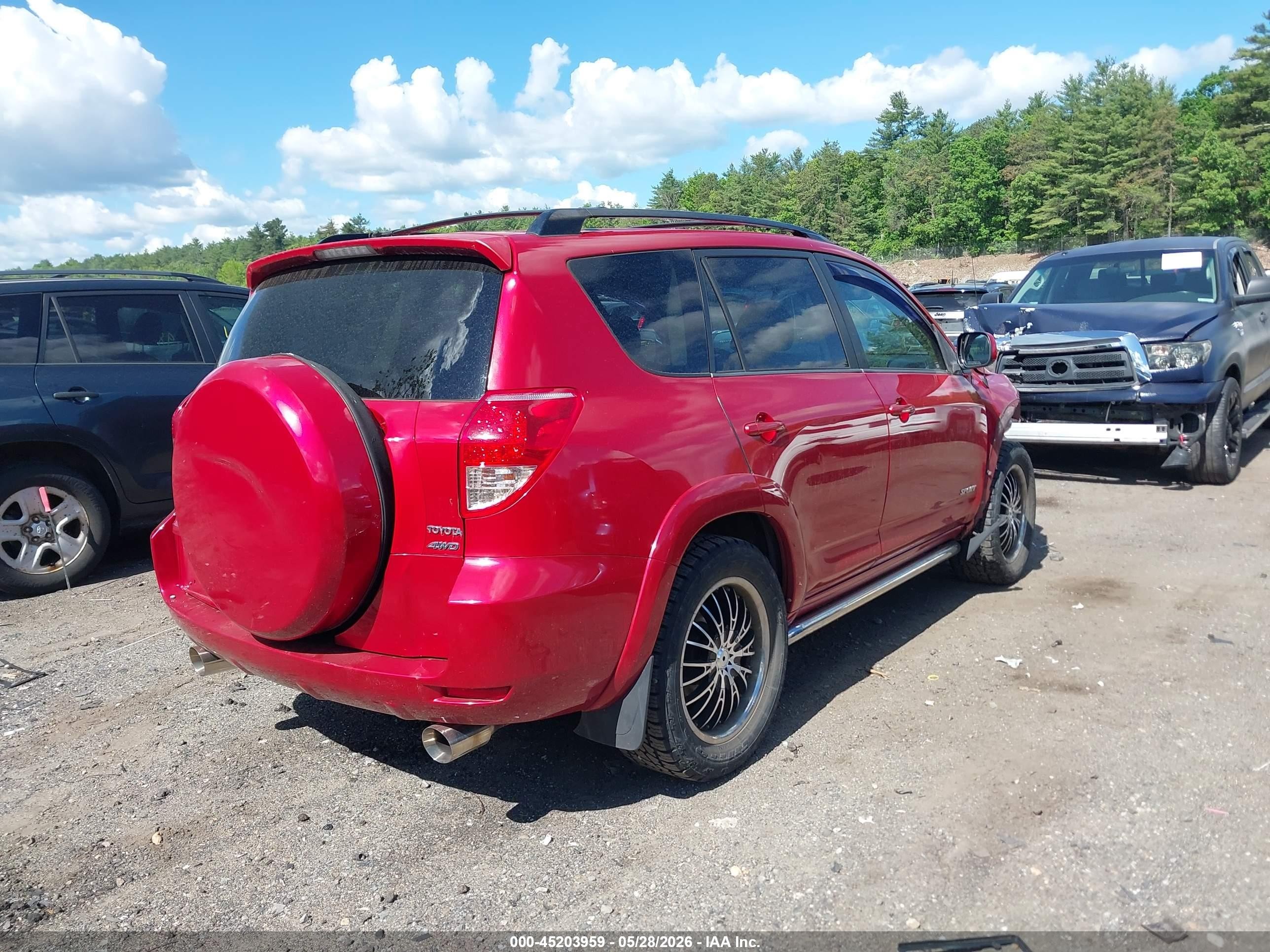 2007 Toyota Rav4 Sport Red vin: JTMBD32V376032584