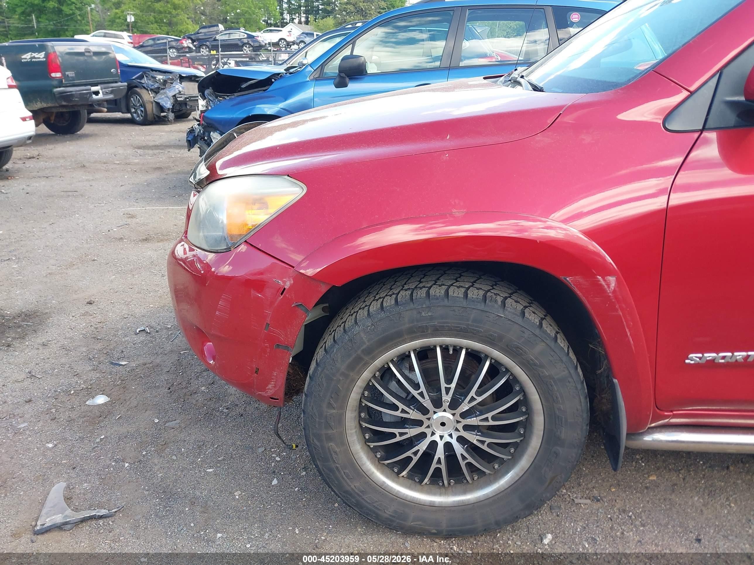 2007 Toyota Rav4 Sport Red vin: JTMBD32V376032584
