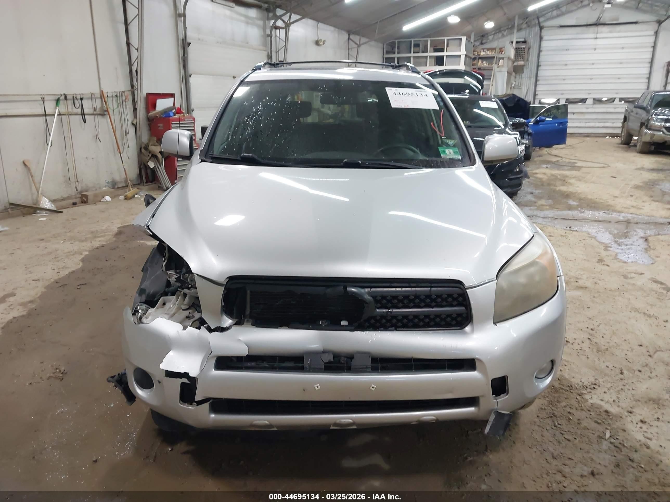 2008 Toyota Rav4 Sport Silver vin: JTMBD32V386076411