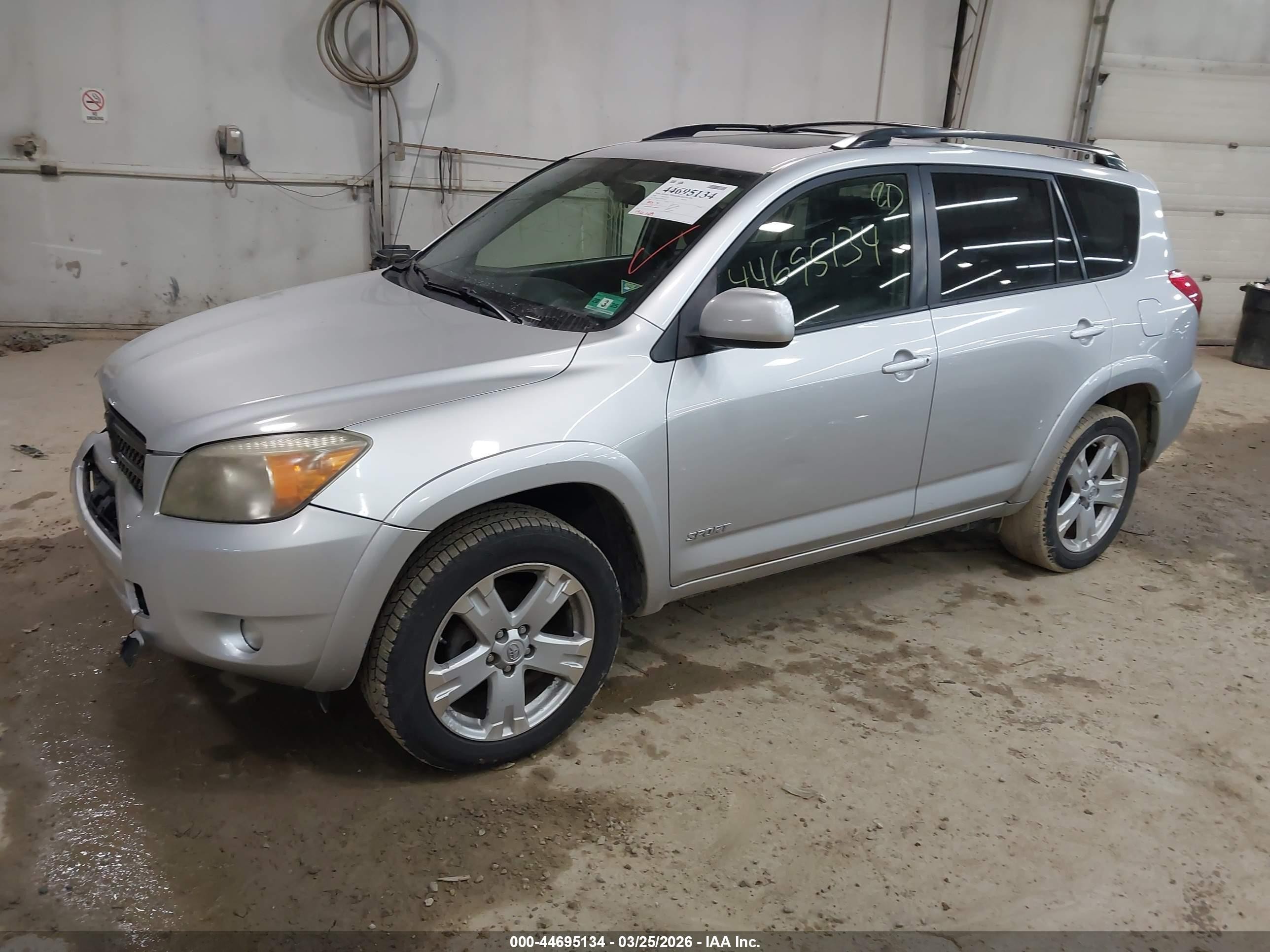 2008 Toyota Rav4 Sport Silver vin: JTMBD32V386076411