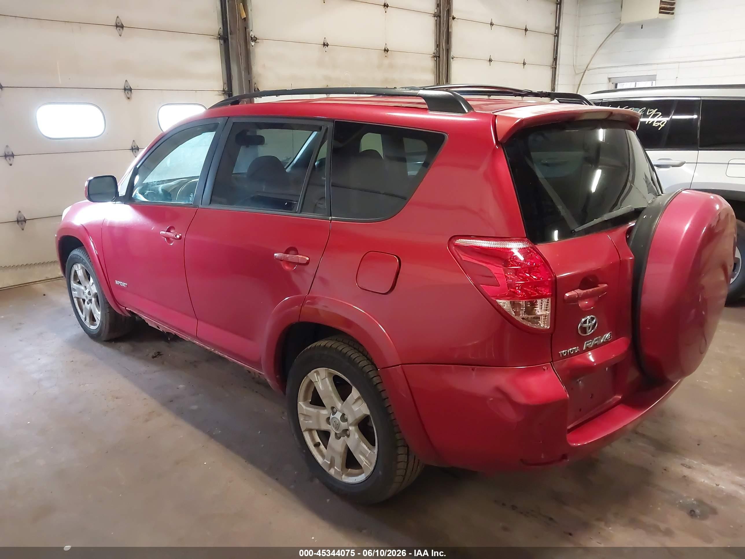 2007 Toyota Rav4 Sport Red vin: JTMBD32V475065227