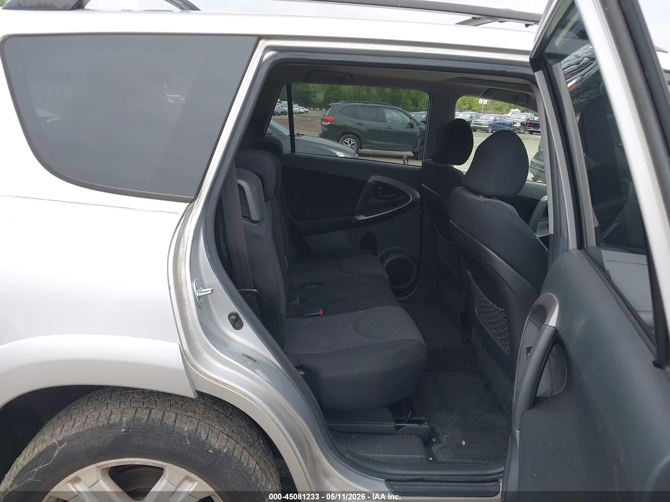 2007 Toyota Rav4 Sport Silver vin: JTMBD32V476028625