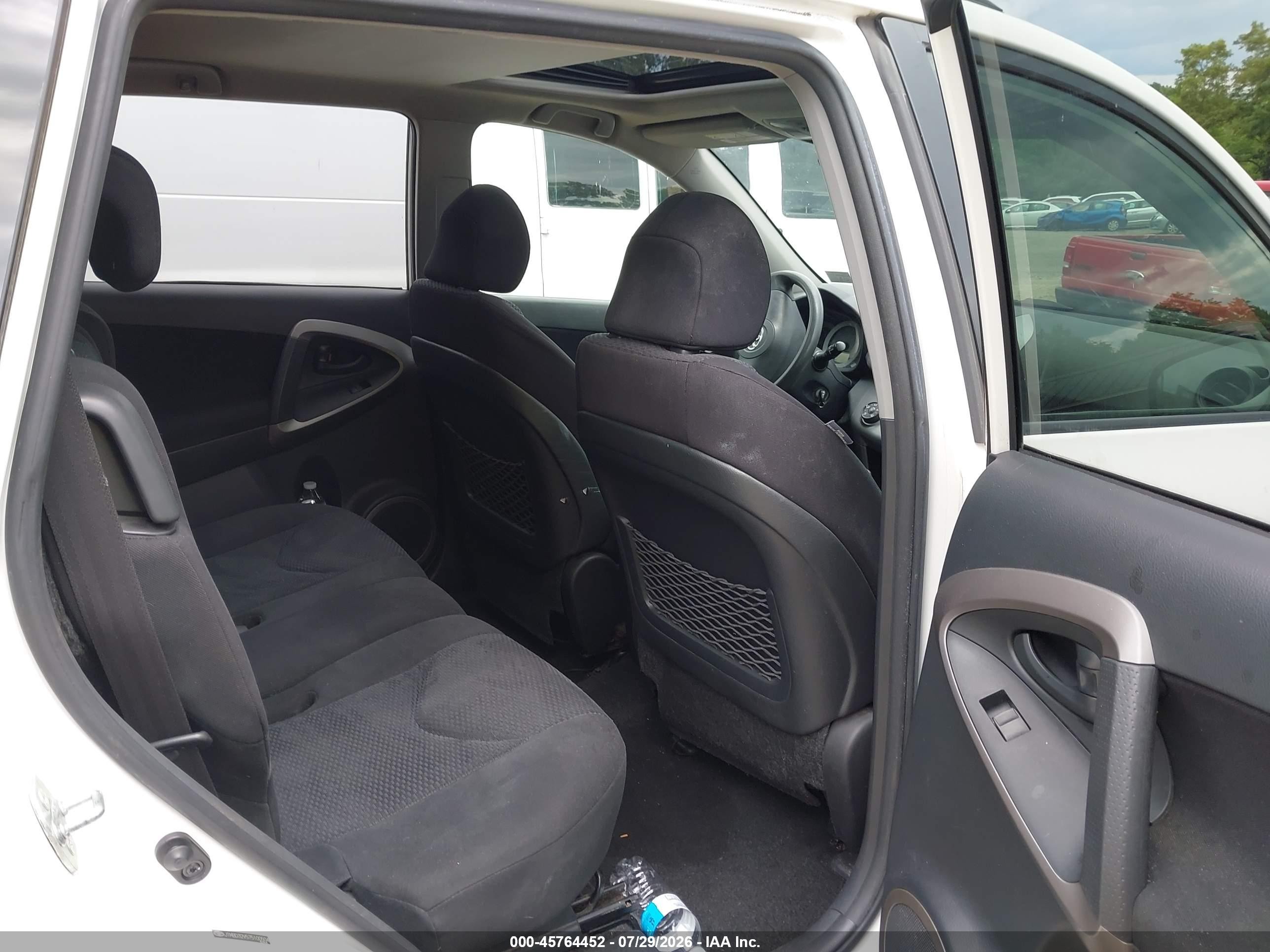 2007 Toyota Rav4 Sport Белый vin: JTMBD32V575100504