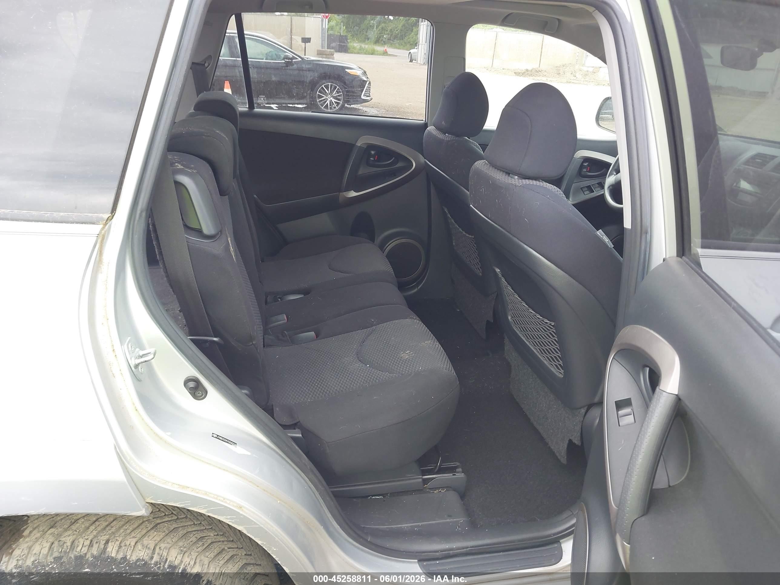 2007 Toyota Rav4 Sport Silver vin: JTMBD32V576040198