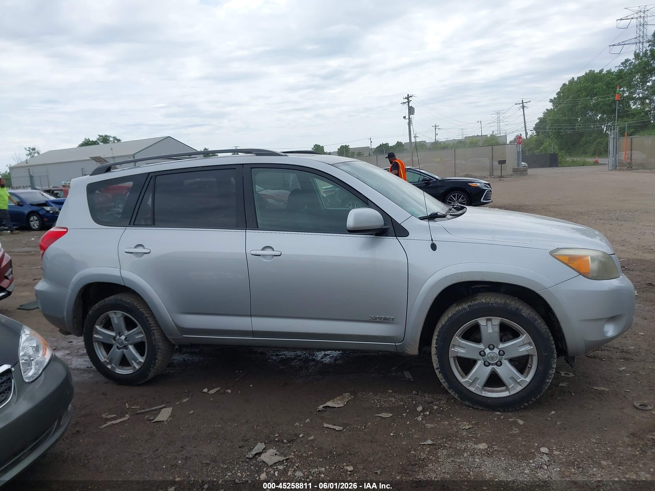 2007 Toyota Rav4 Sport Silver vin: JTMBD32V576040198