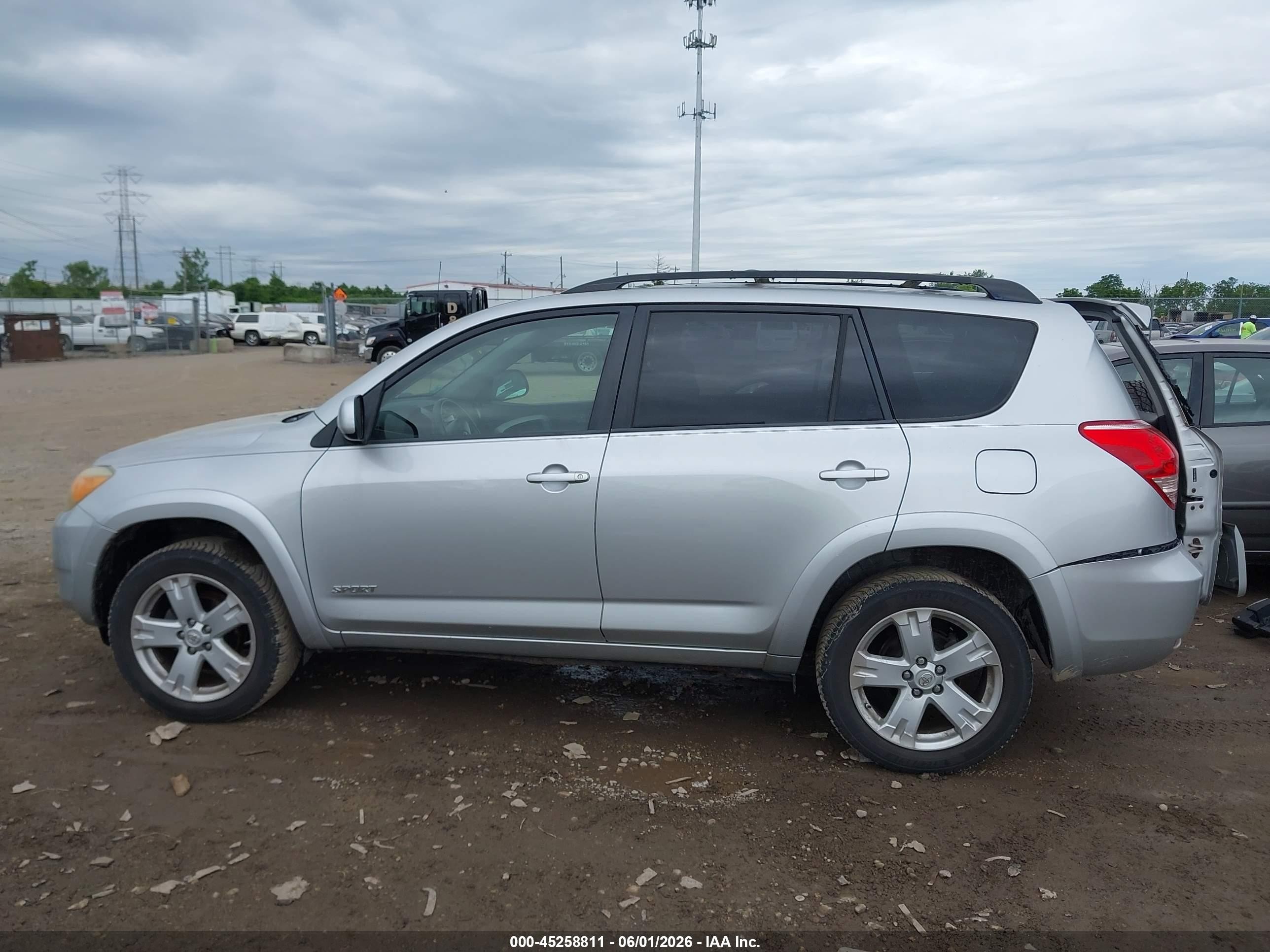 2007 Toyota Rav4 Sport Silver vin: JTMBD32V576040198