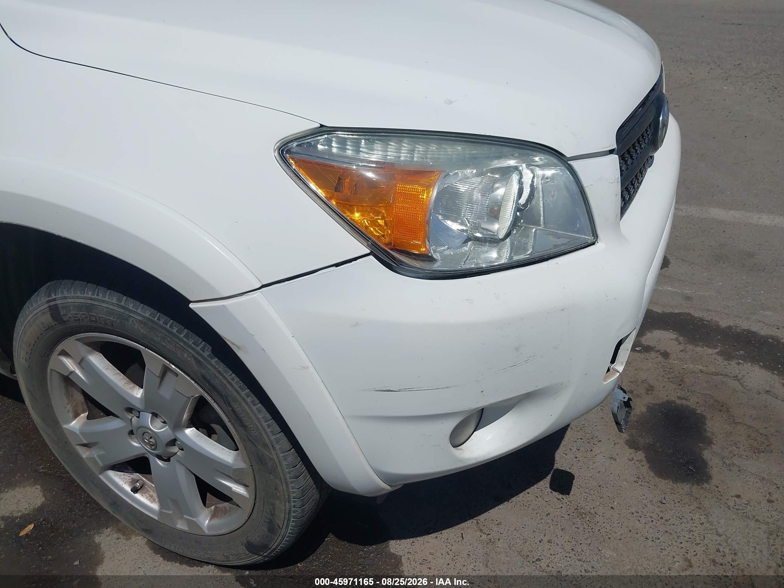 2008 Toyota Rav4 Sport White vin: JTMBD32V586070951