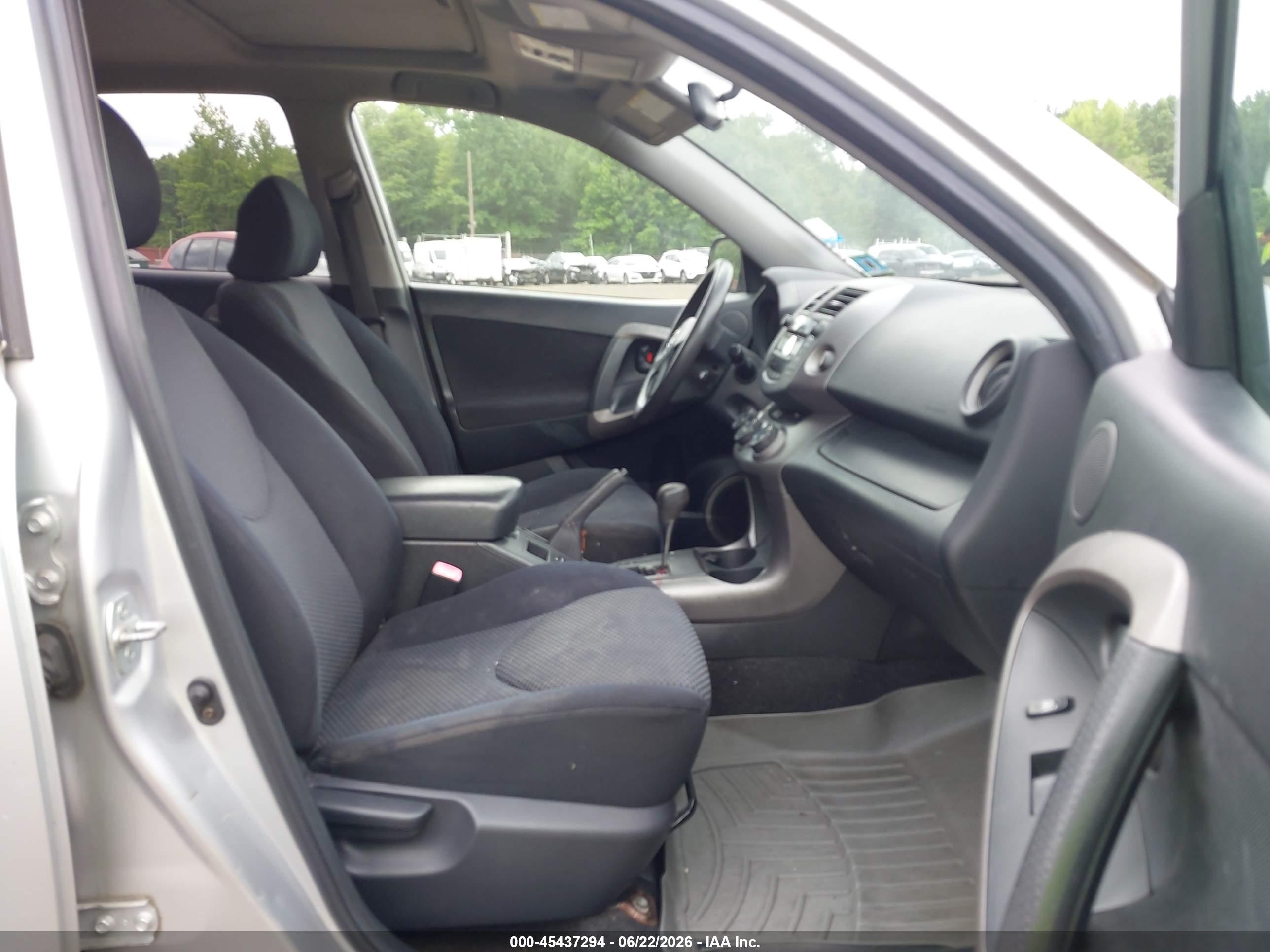 2006 Toyota Rav4 Sport Silver vin: JTMBD32V666011582
