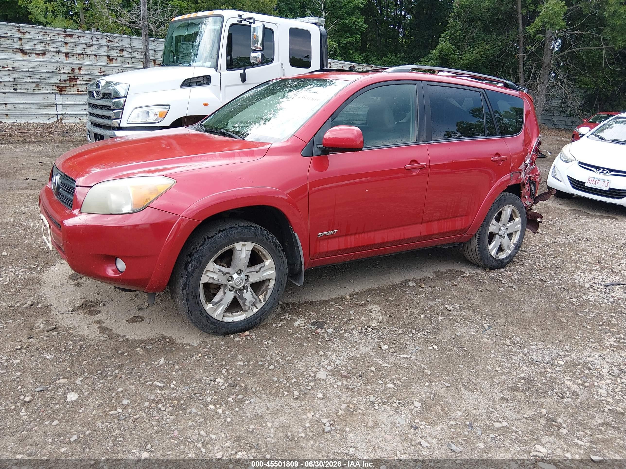 2008 Toyota Rav4 Sport Red vin: JTMBD32V685162690