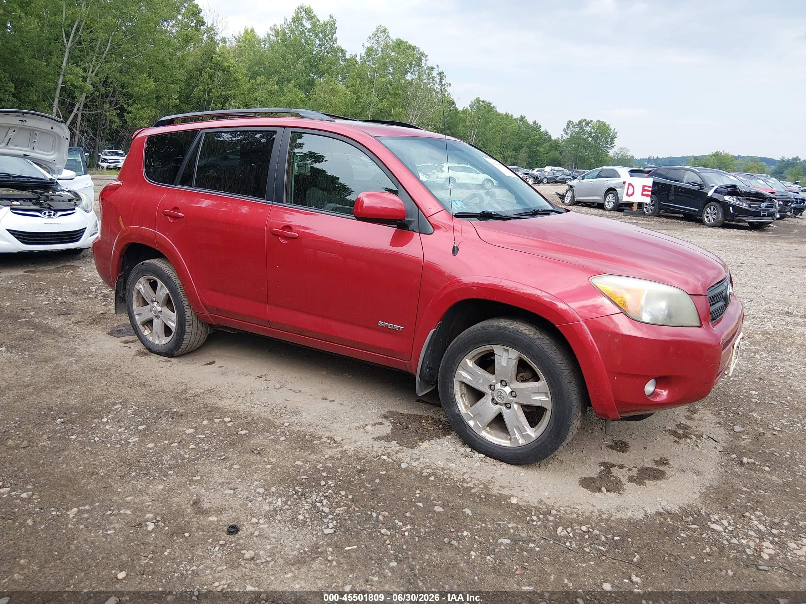 2008 Toyota Rav4 Sport Red vin: JTMBD32V685162690