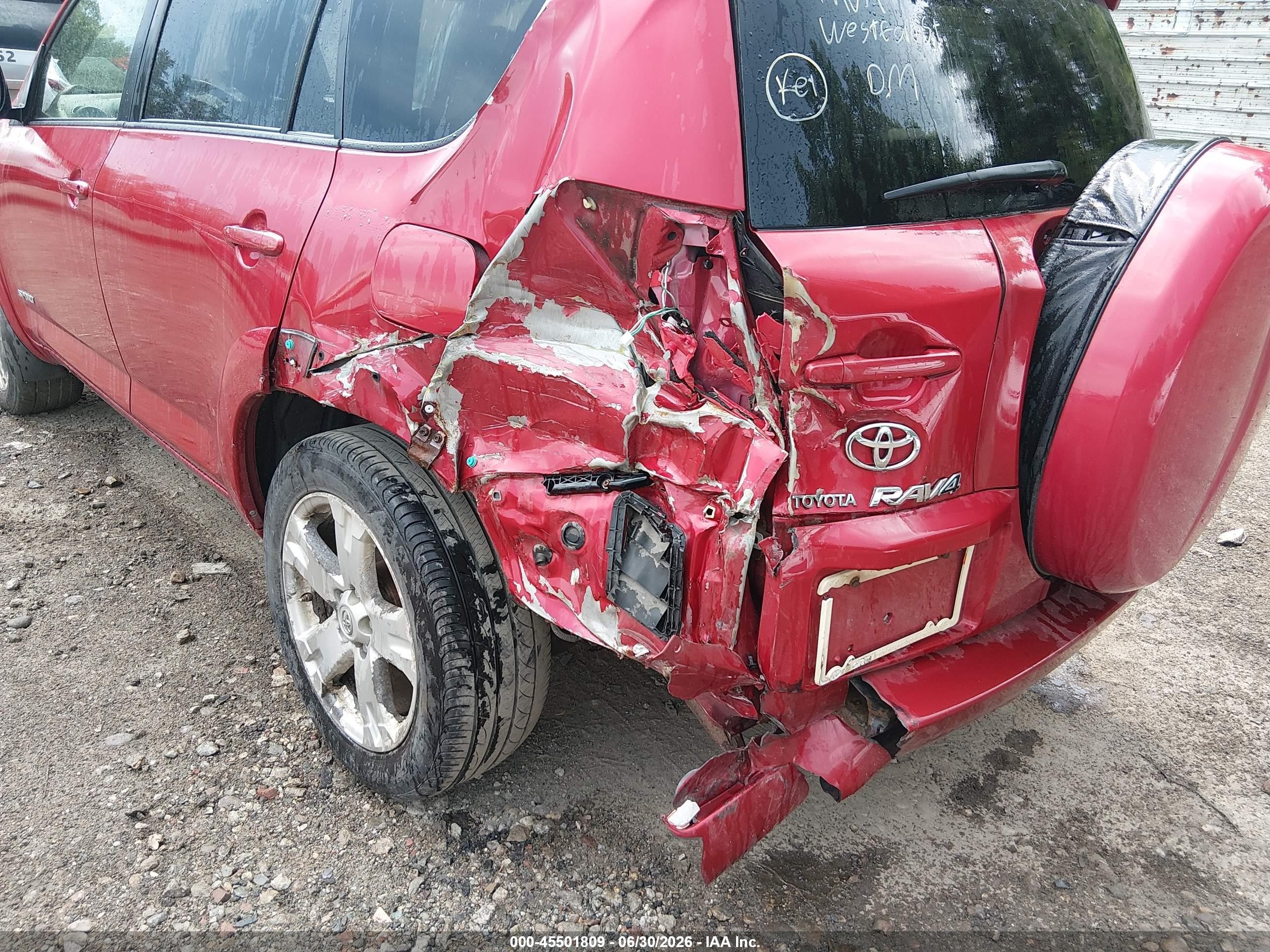 2008 Toyota Rav4 Sport Red vin: JTMBD32V685162690