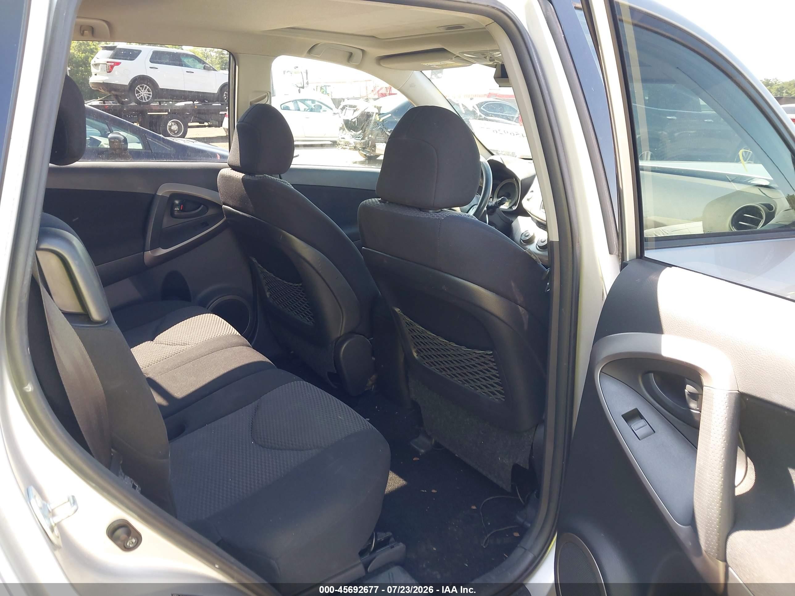 2007 Toyota Rav4 Sport Silver vin: JTMBD32V976048269