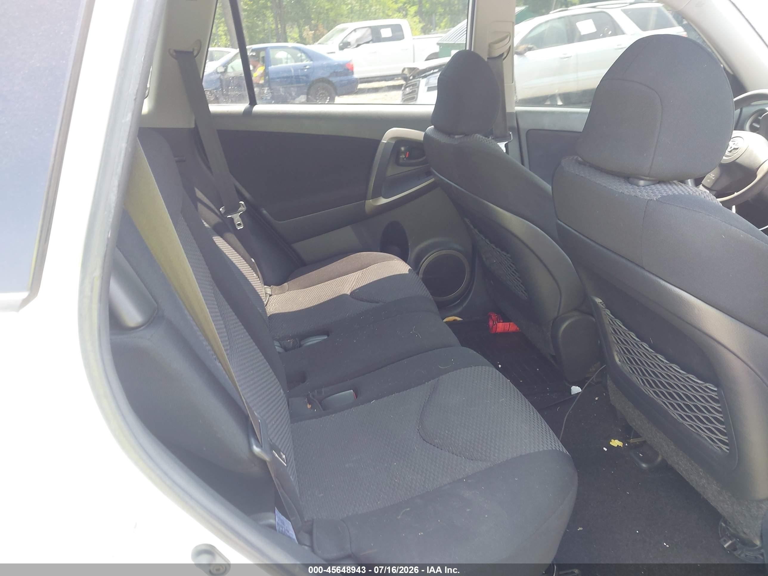 2006 Toyota Rav4 Sport White vin: JTMBD32VX66008703