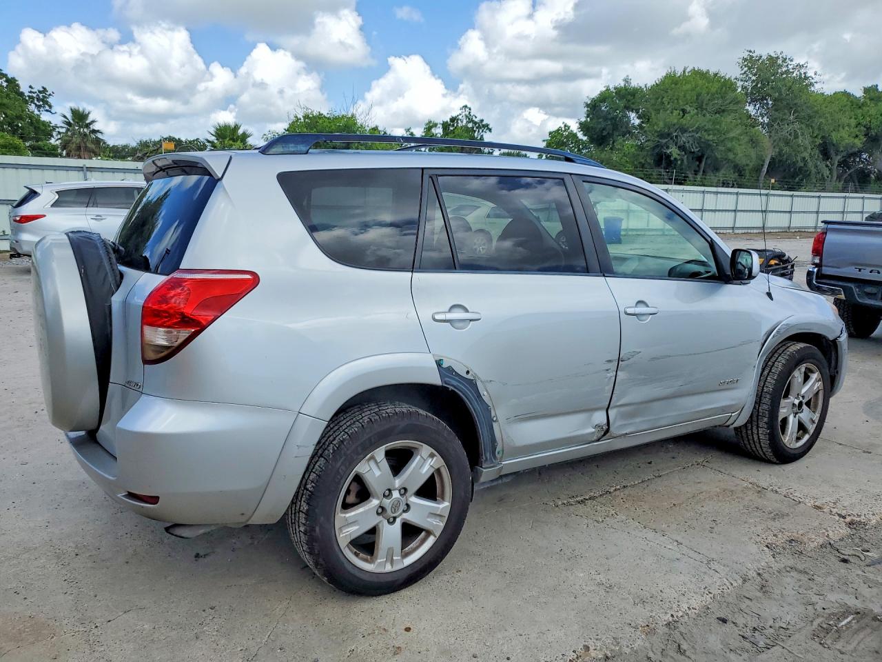2008 Toyota Rav4 Sport Silver vin: JTMBD32VX85209932