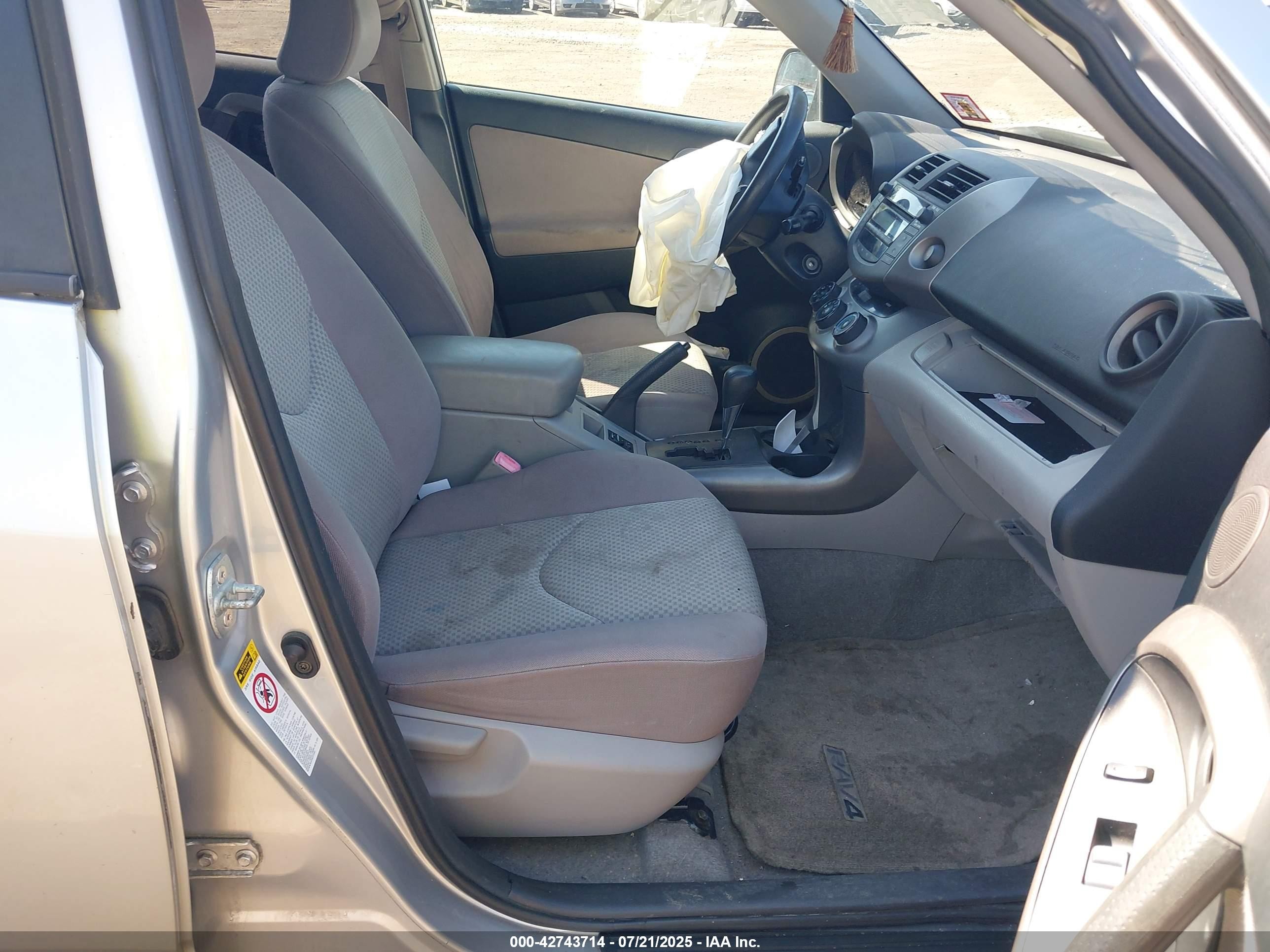2006 Toyota Rav4   Silver vin: JTMBD33V065020363