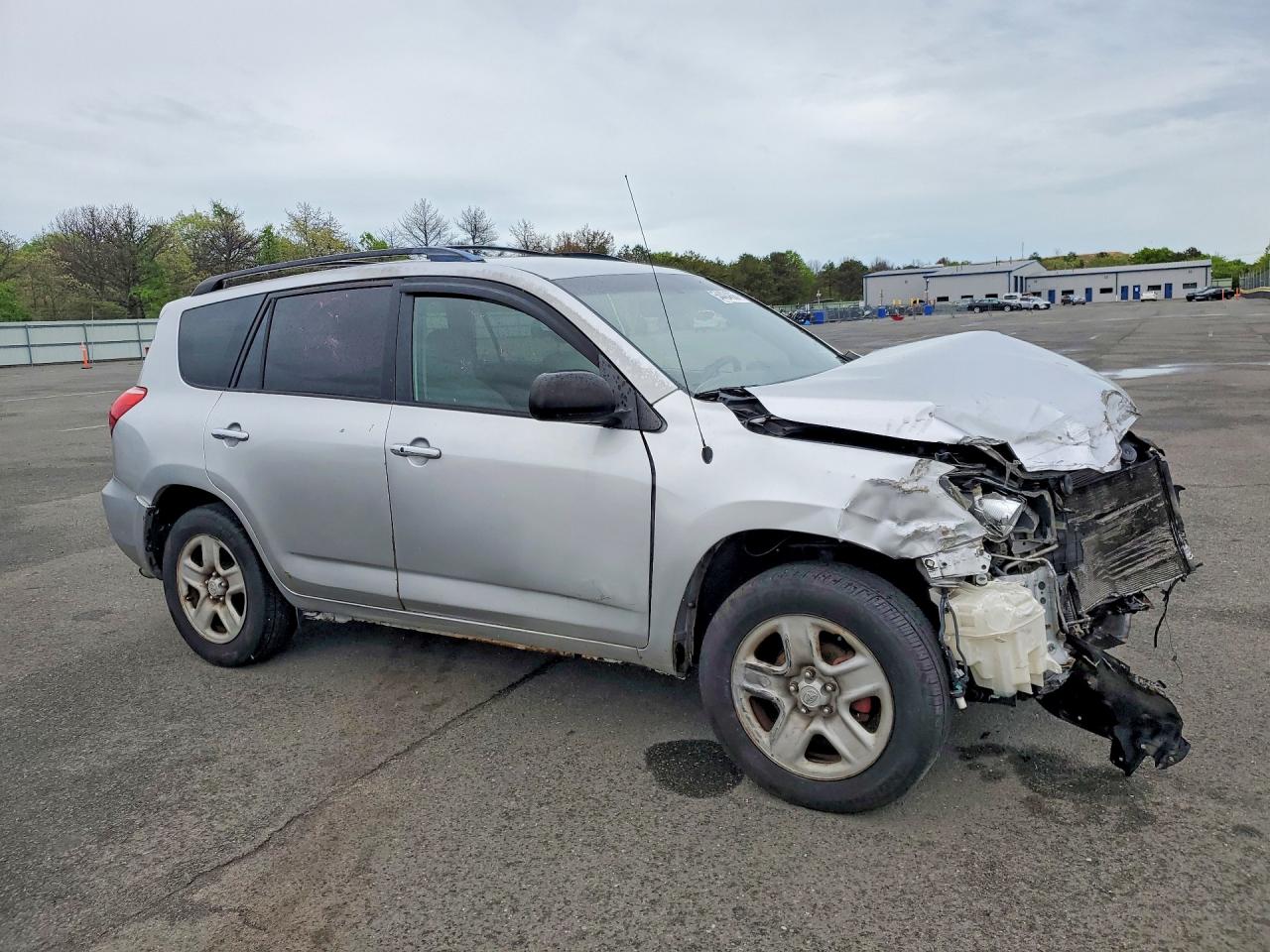 2006 Toyota Rav4 Base Silver vin: JTMBD33V065020637