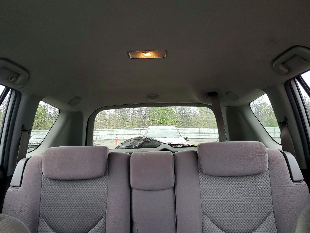 2006 Toyota Rav4 Base Silver vin: JTMBD33V065020637