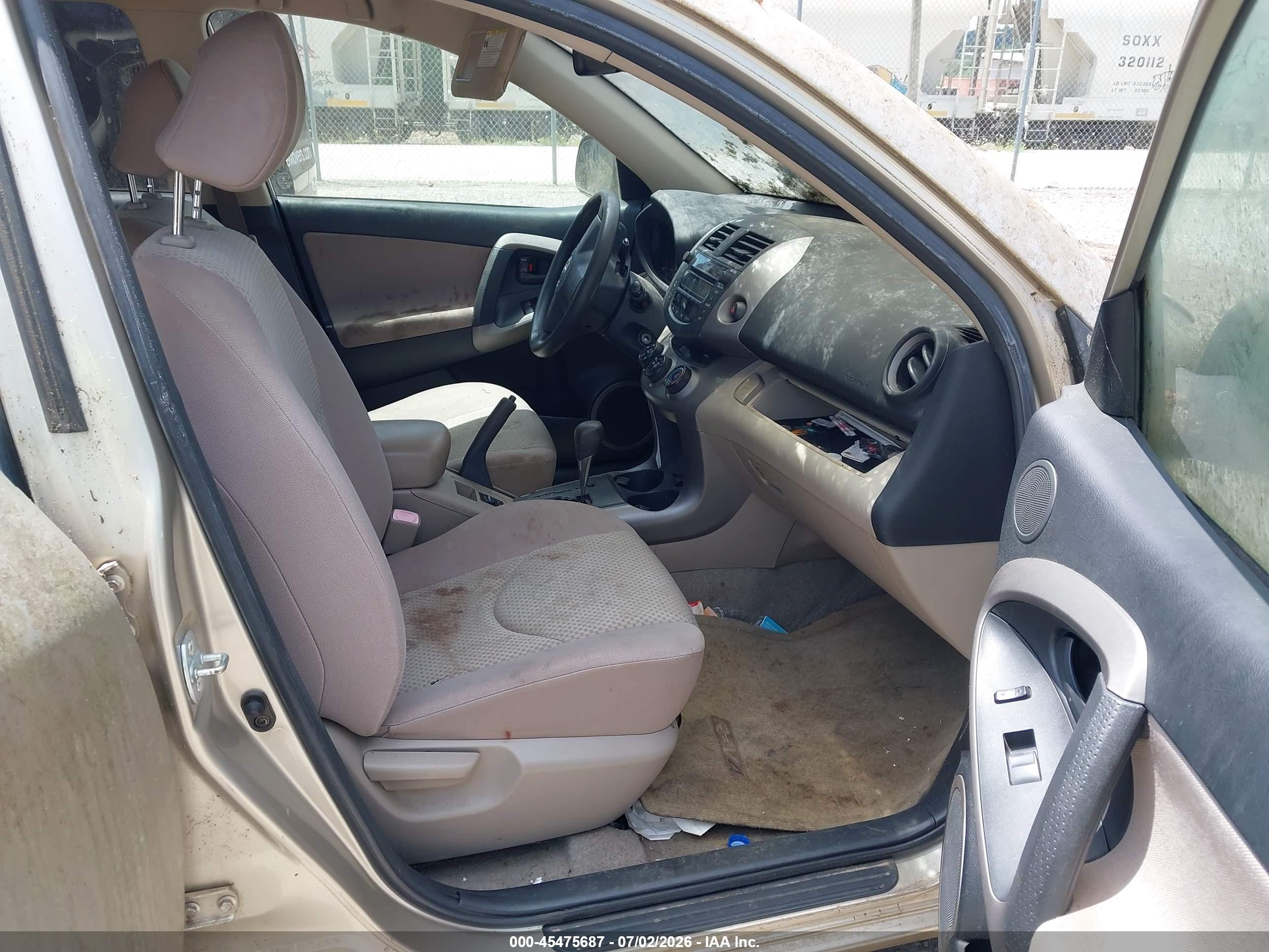 2006 Toyota Rav4   Gold vin: JTMBD33V066012323