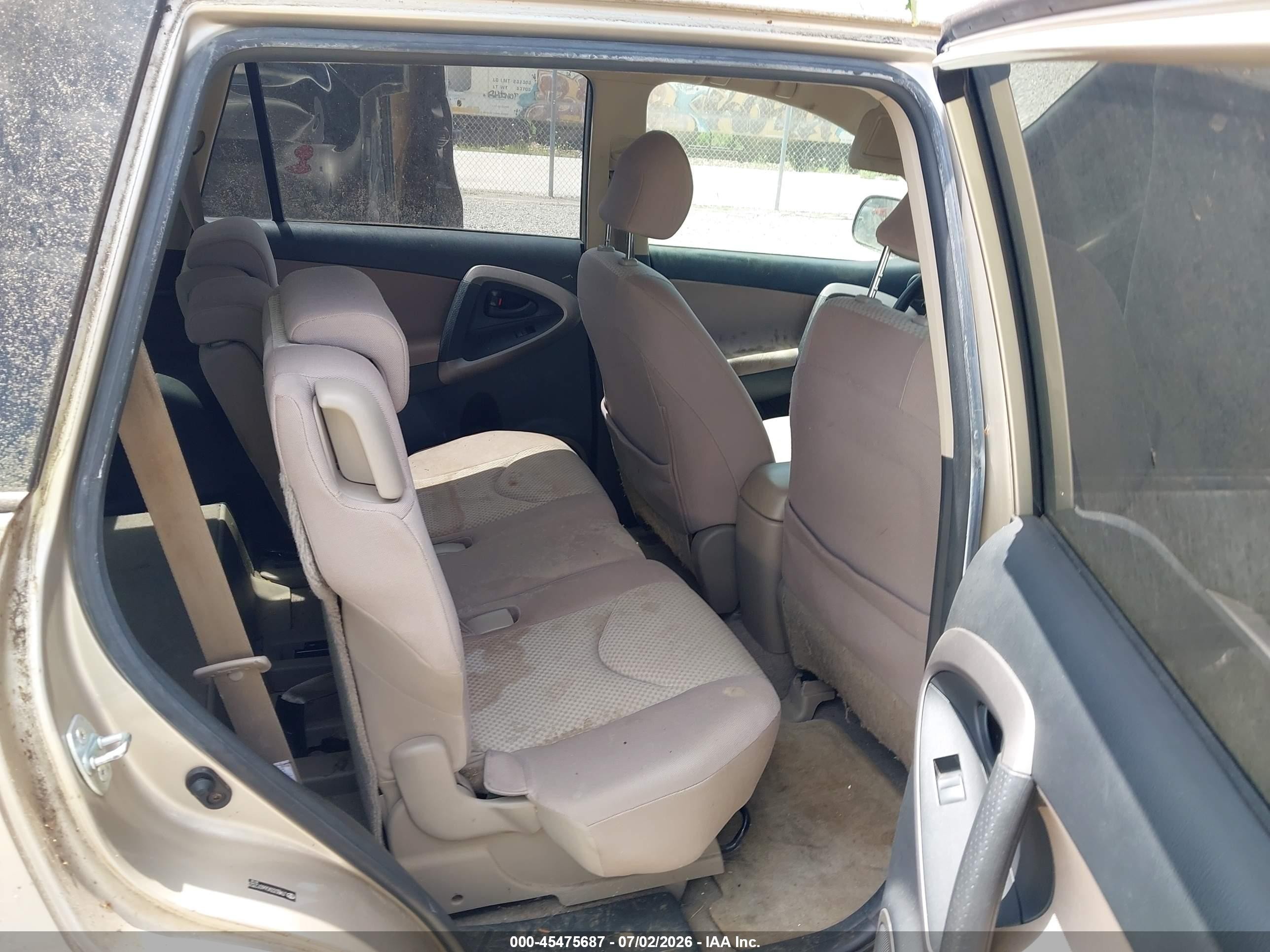 2006 Toyota Rav4   Gold vin: JTMBD33V066012323