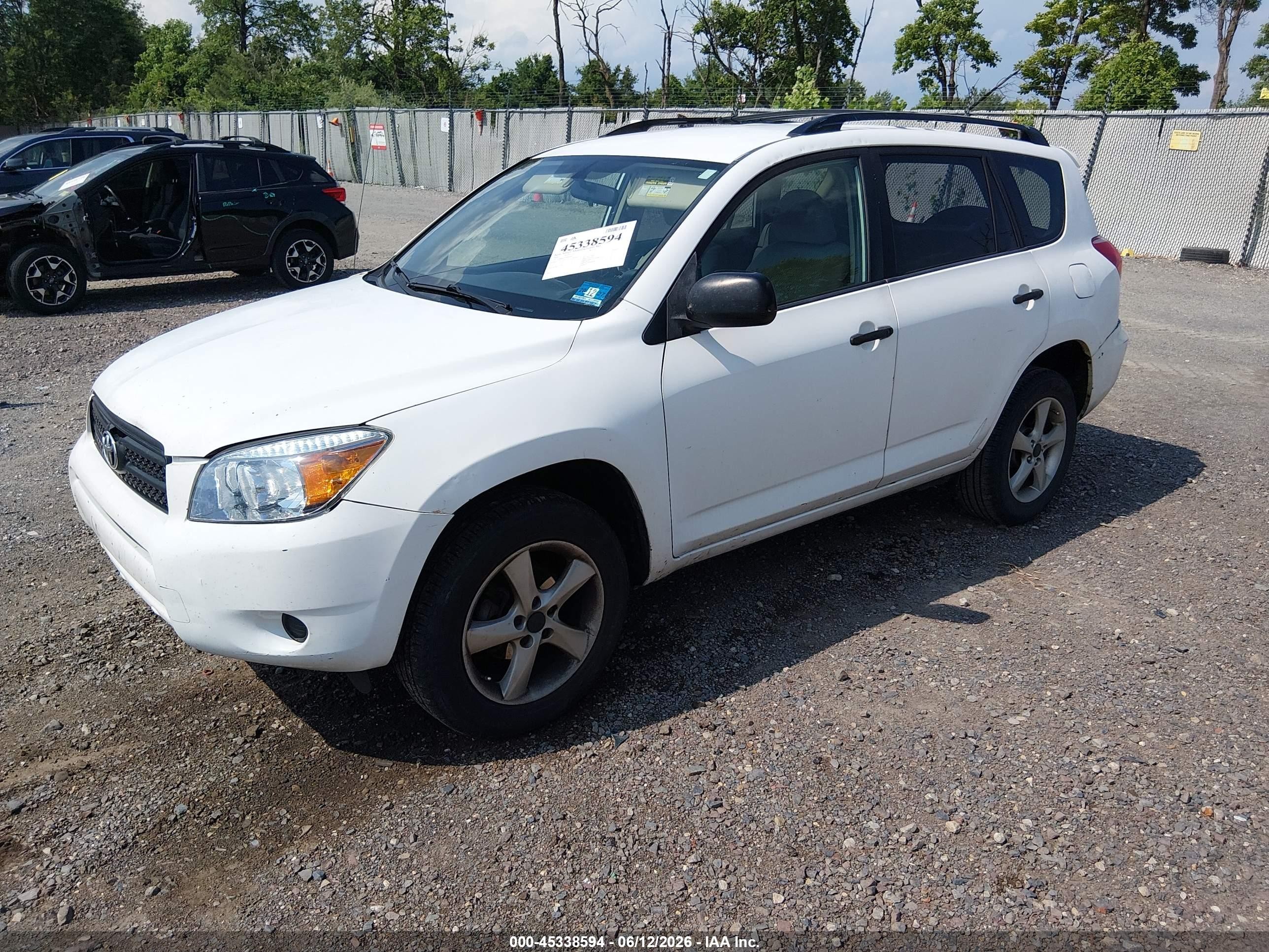 2006 Toyota Rav4   White vin: JTMBD33V066020647