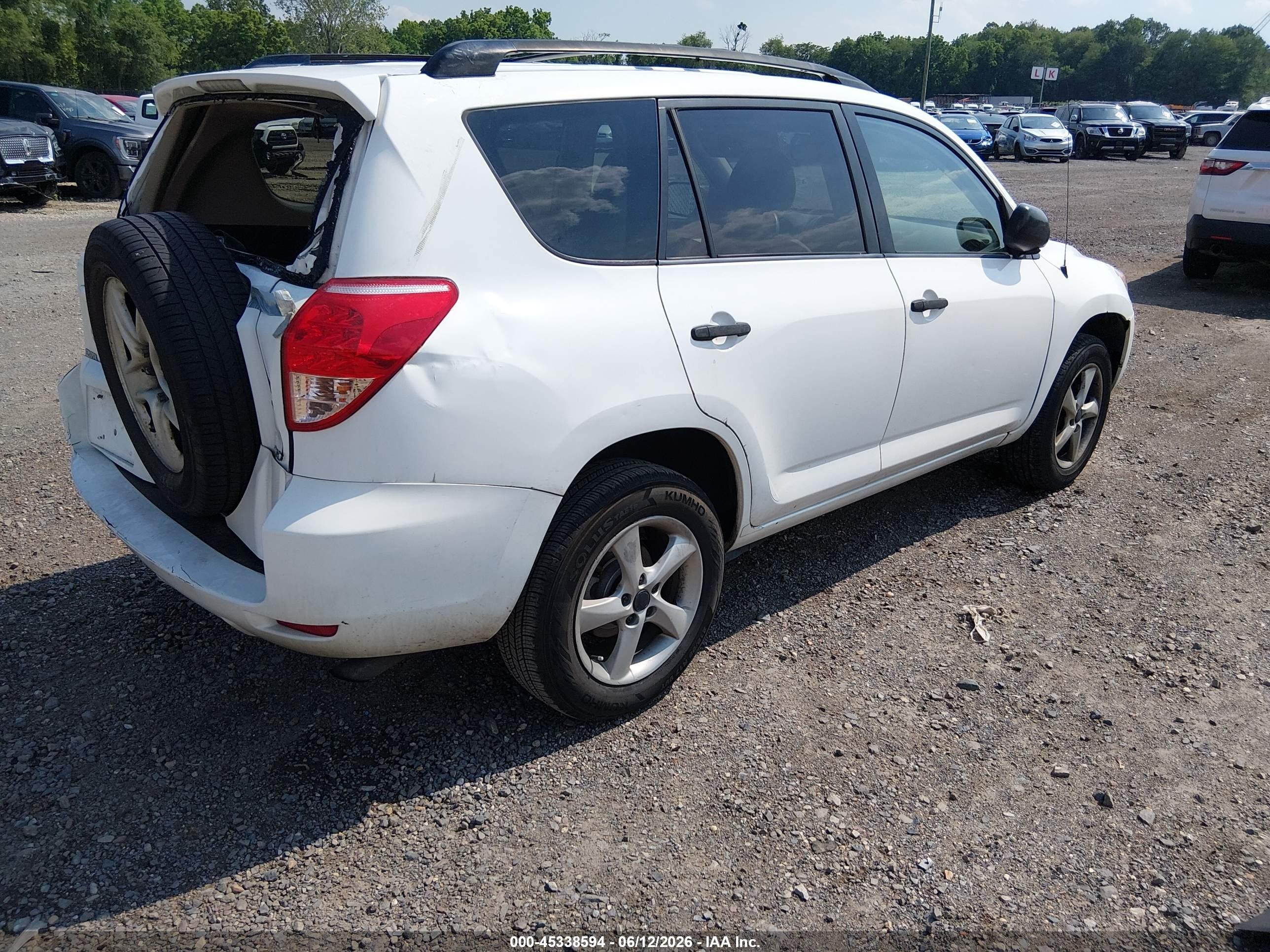 2006 Toyota Rav4   White vin: JTMBD33V066020647