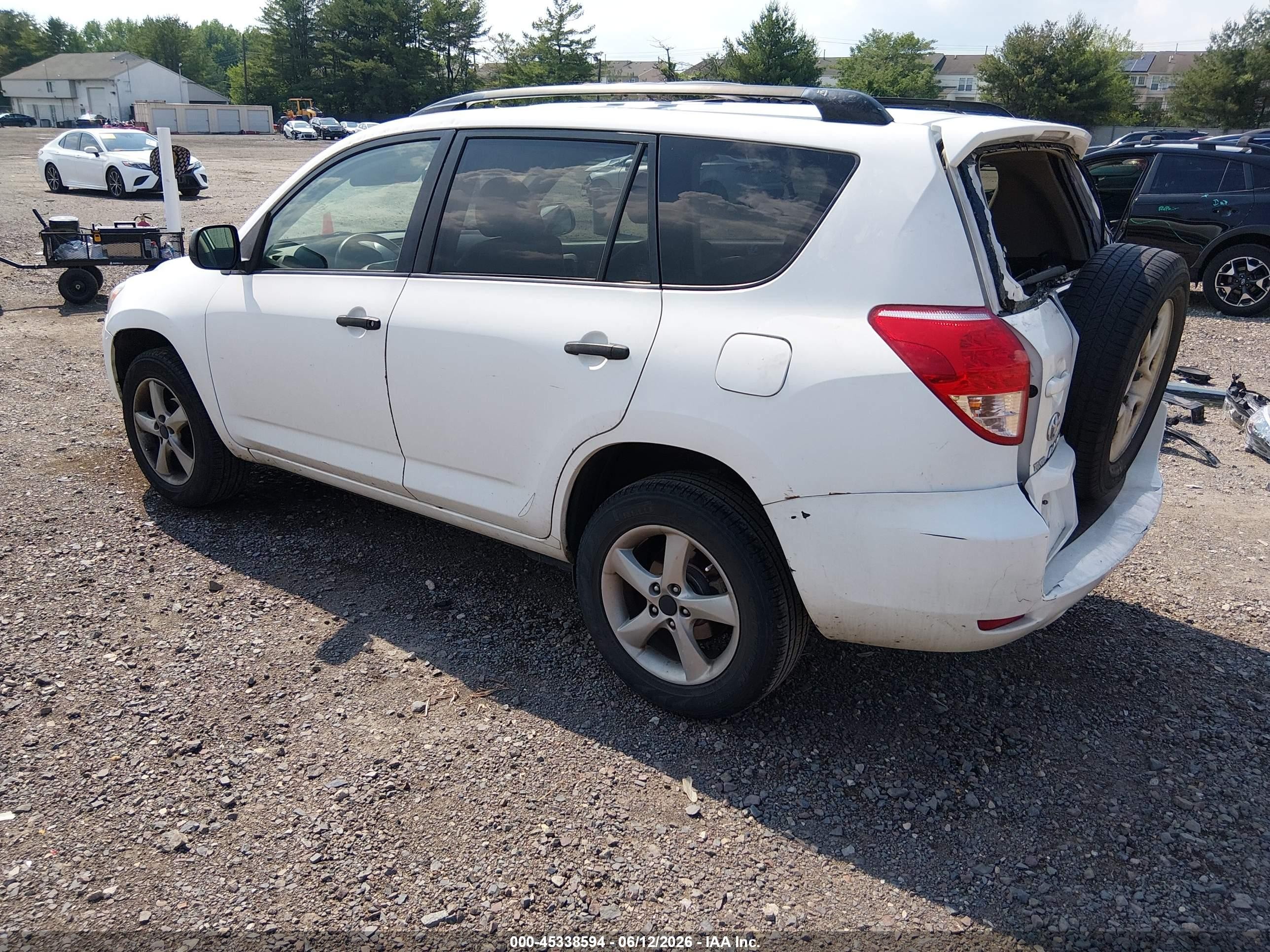 2006 Toyota Rav4   White vin: JTMBD33V066020647