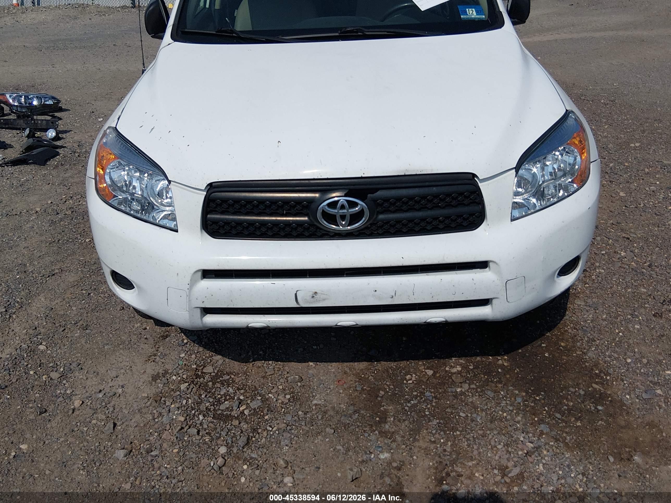 2006 Toyota Rav4   White vin: JTMBD33V066020647