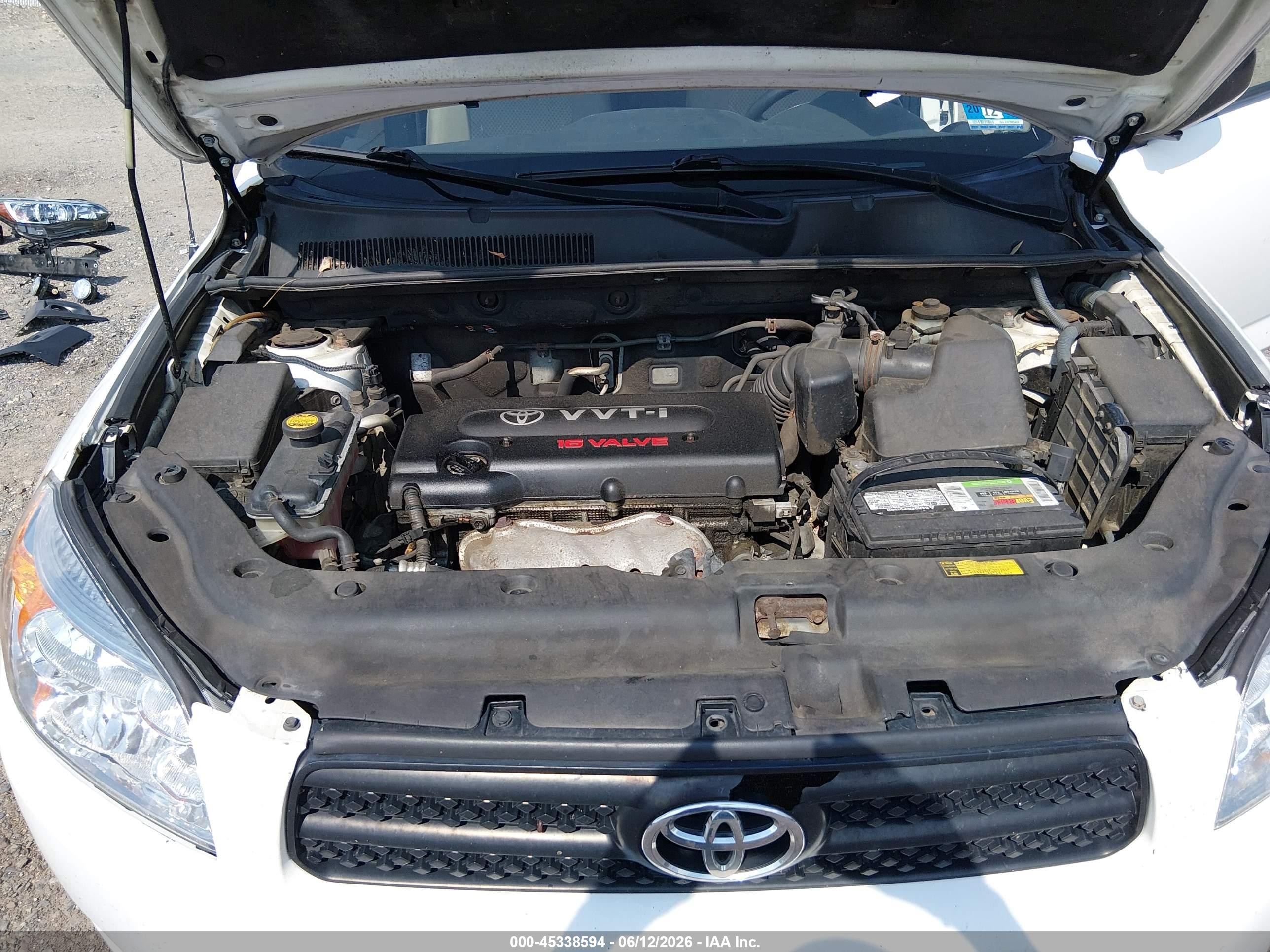 2006 Toyota Rav4   White vin: JTMBD33V066020647