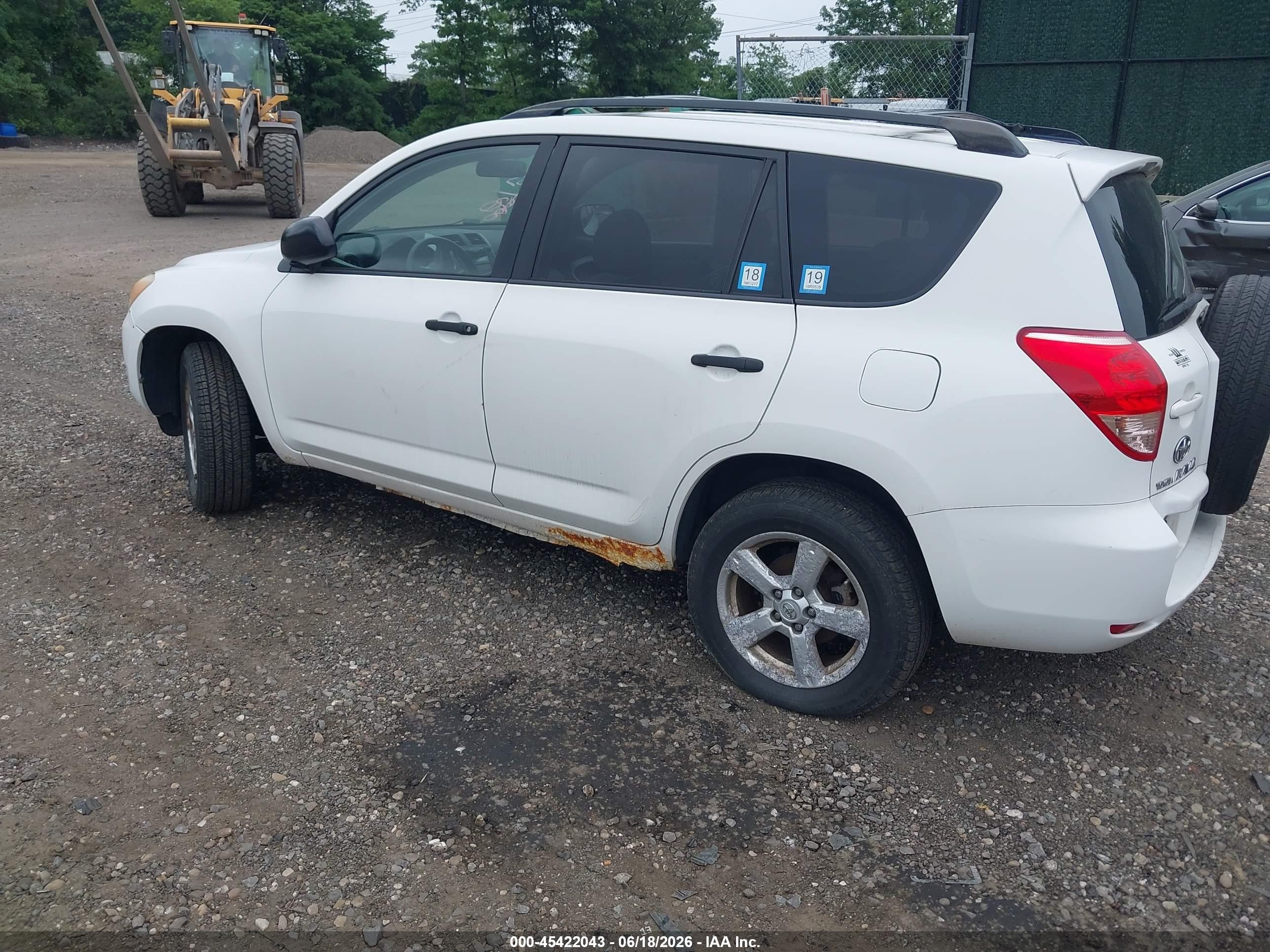 2007 Toyota Rav4   Белый vin: JTMBD33V075082332