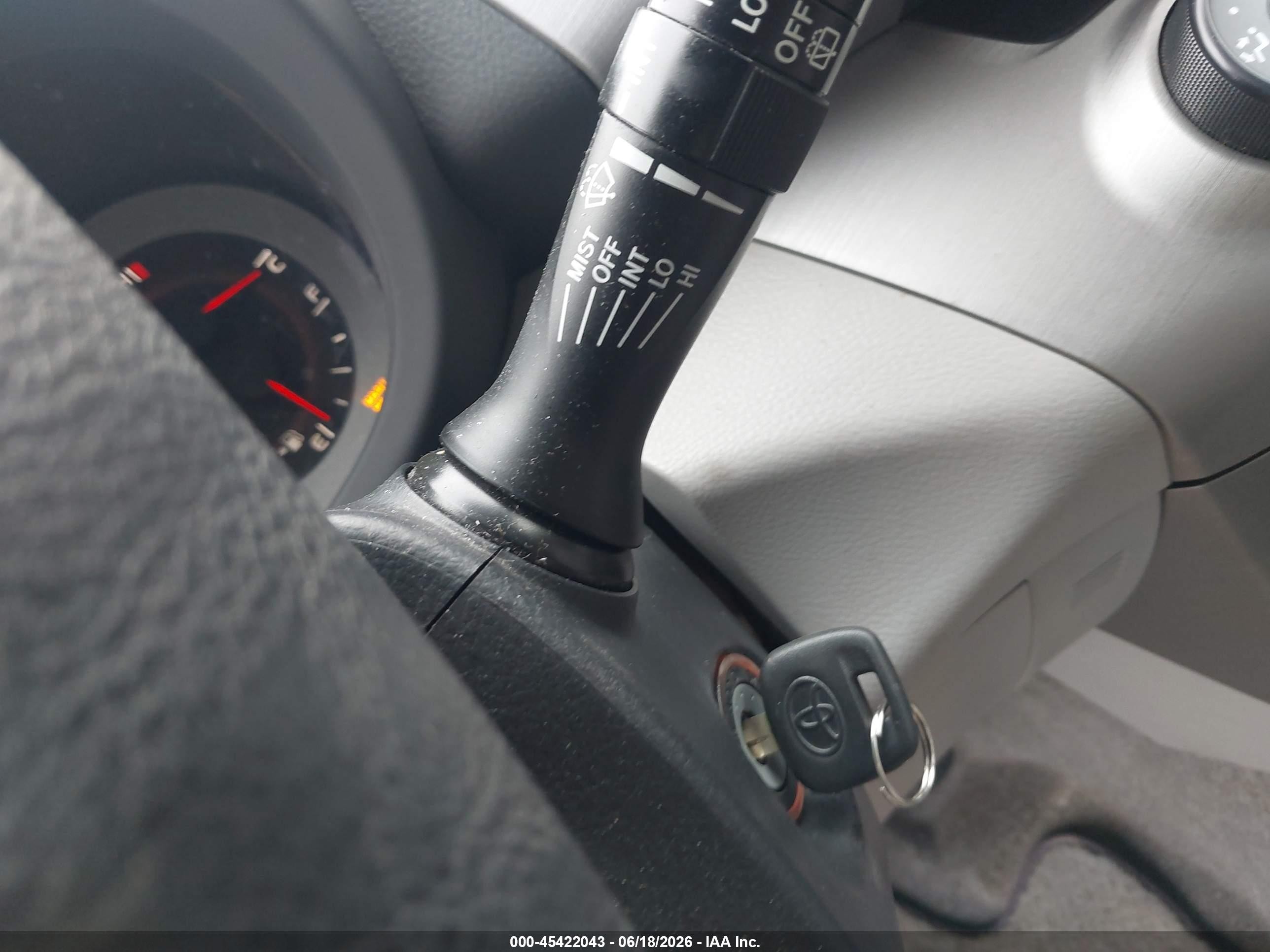 2007 Toyota Rav4   Белый vin: JTMBD33V075082332