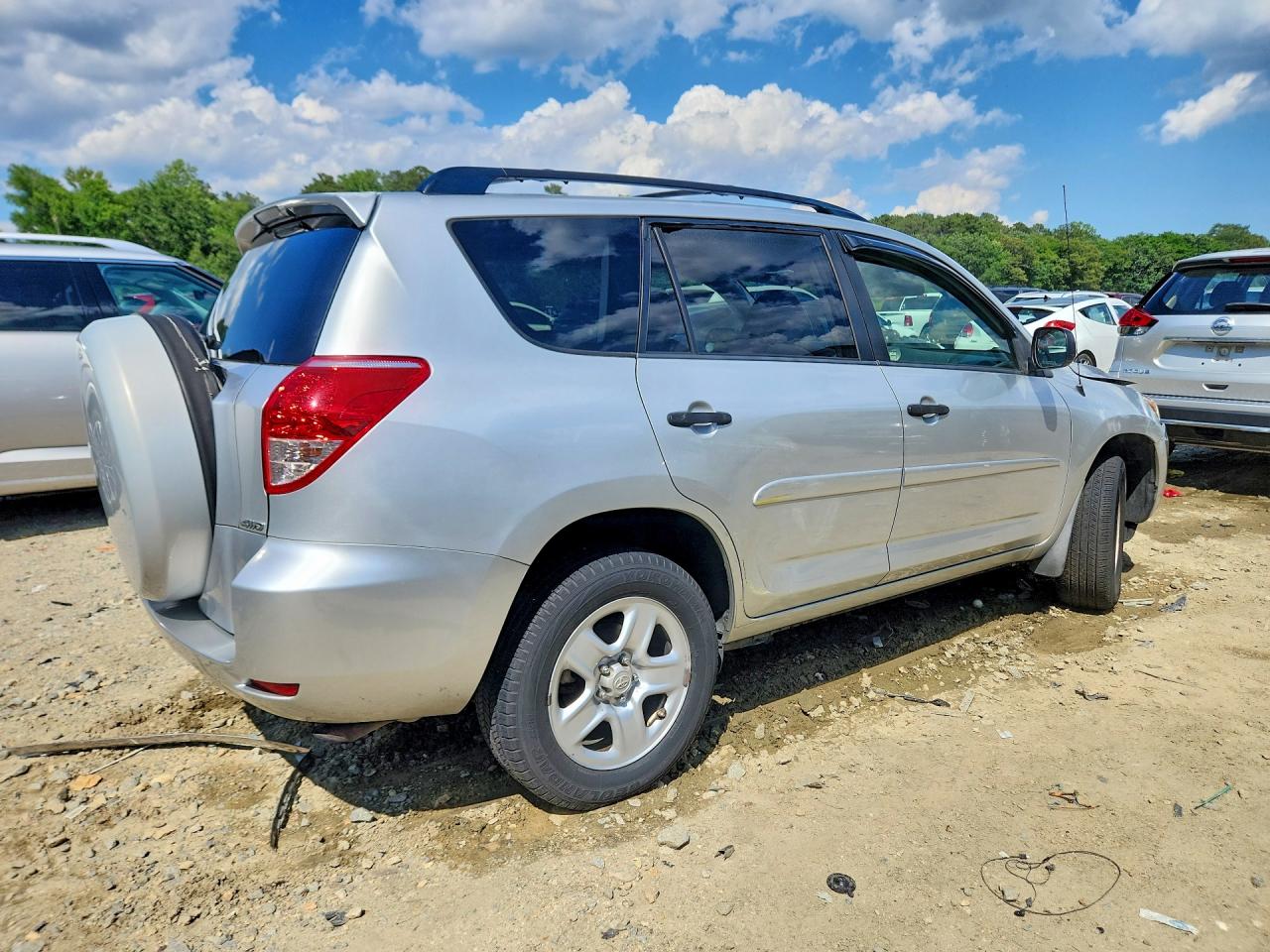 2007 Toyota Rav4 Base Silver vin: JTMBD33V075105009