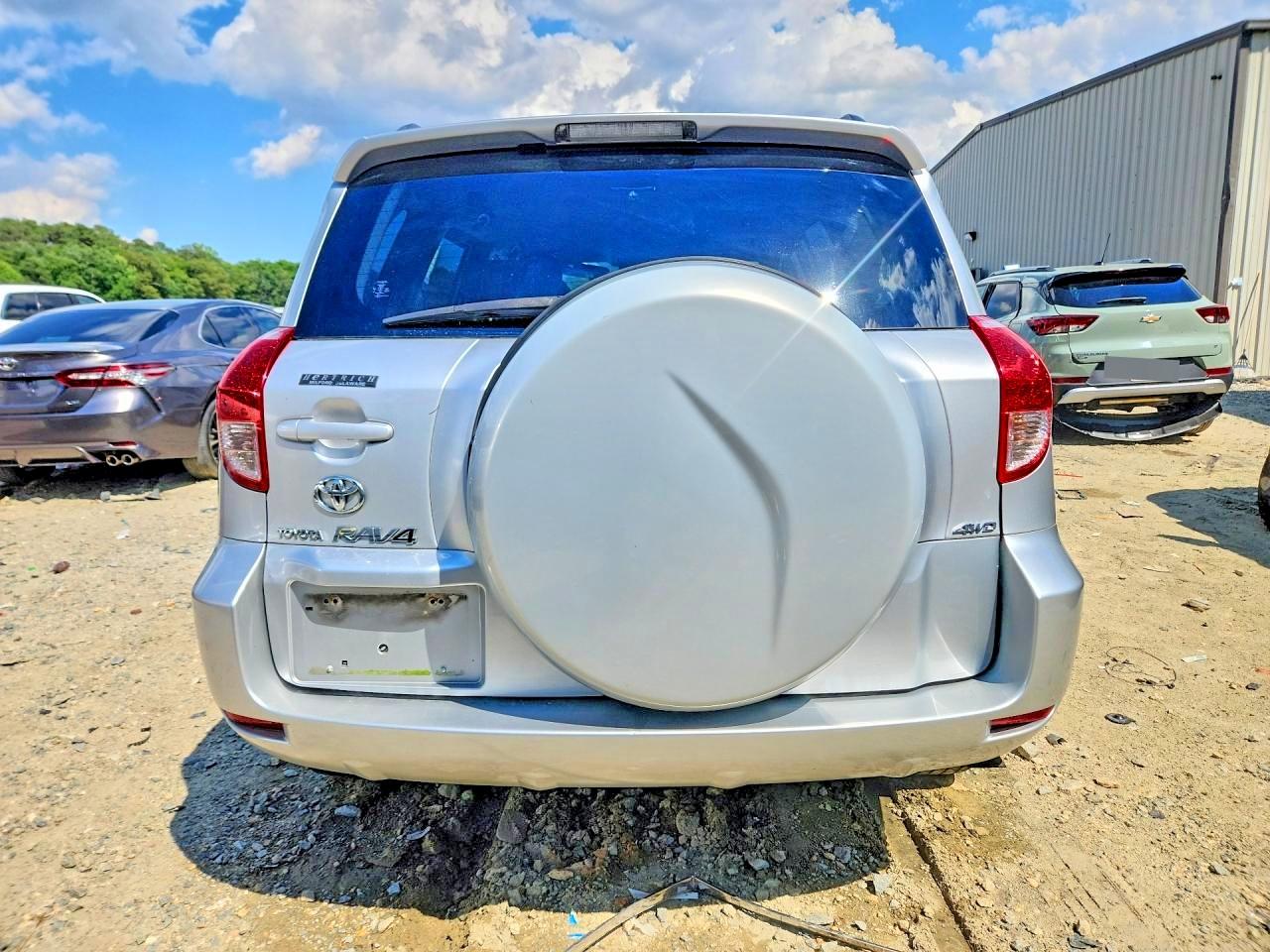 2007 Toyota Rav4 Base Silver vin: JTMBD33V075105009