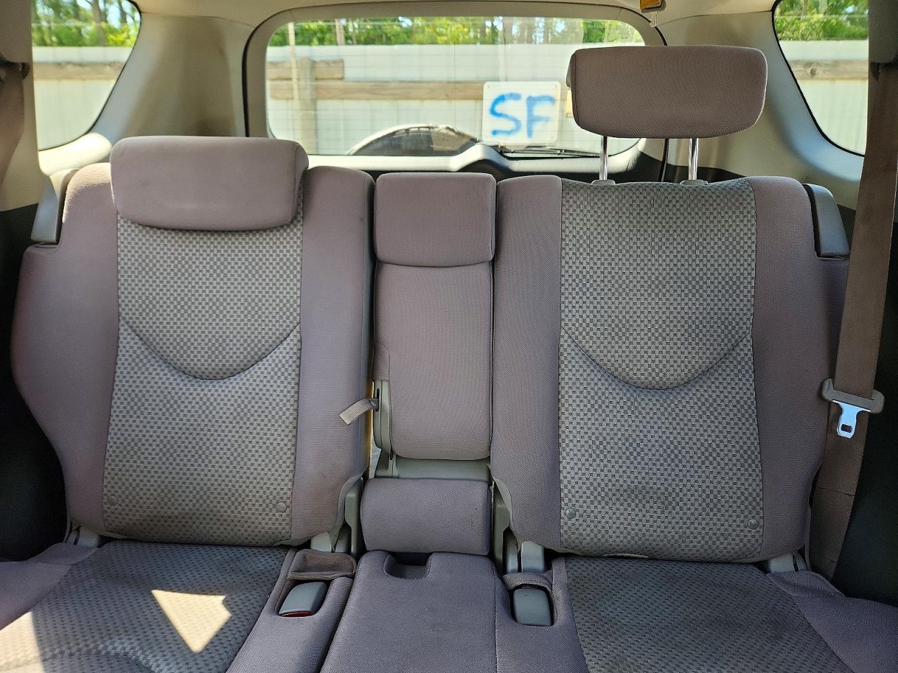 2007 Toyota Rav4 Base Silver vin: JTMBD33V075105009