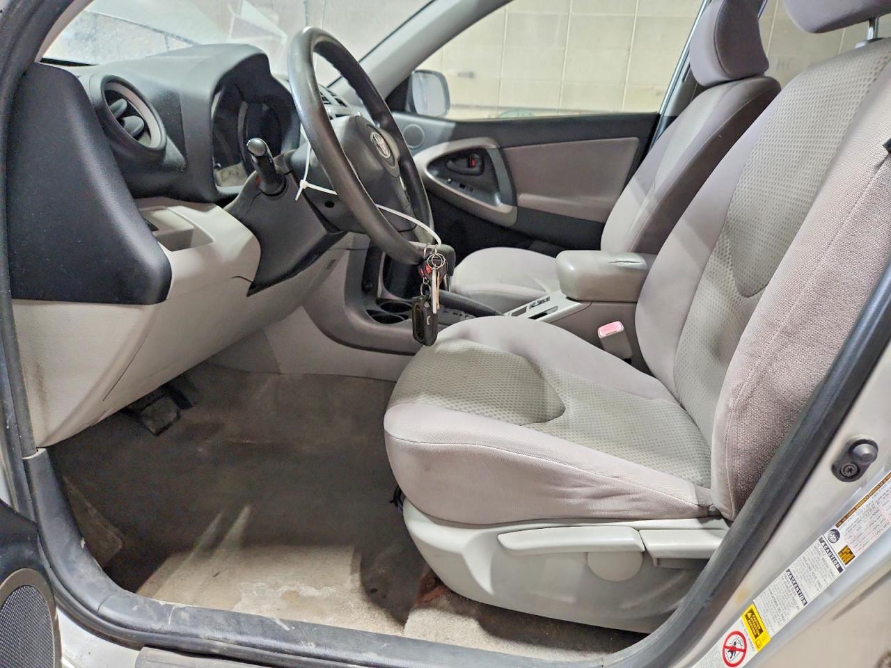 2007 Toyota Rav4 Base Silver vin: JTMBD33V076043458